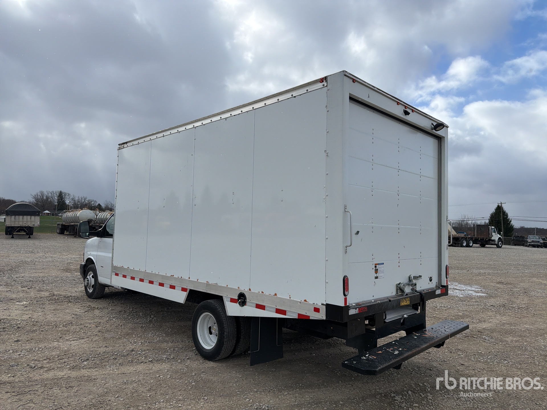 General Appearance with Bild, Ecke hinten links