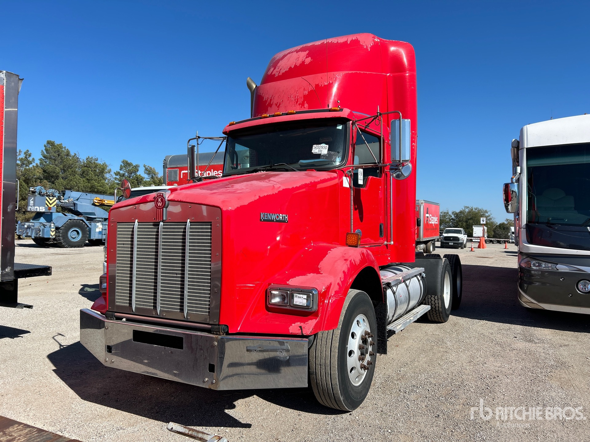 General Appearance with Bild, Ecke vorne links