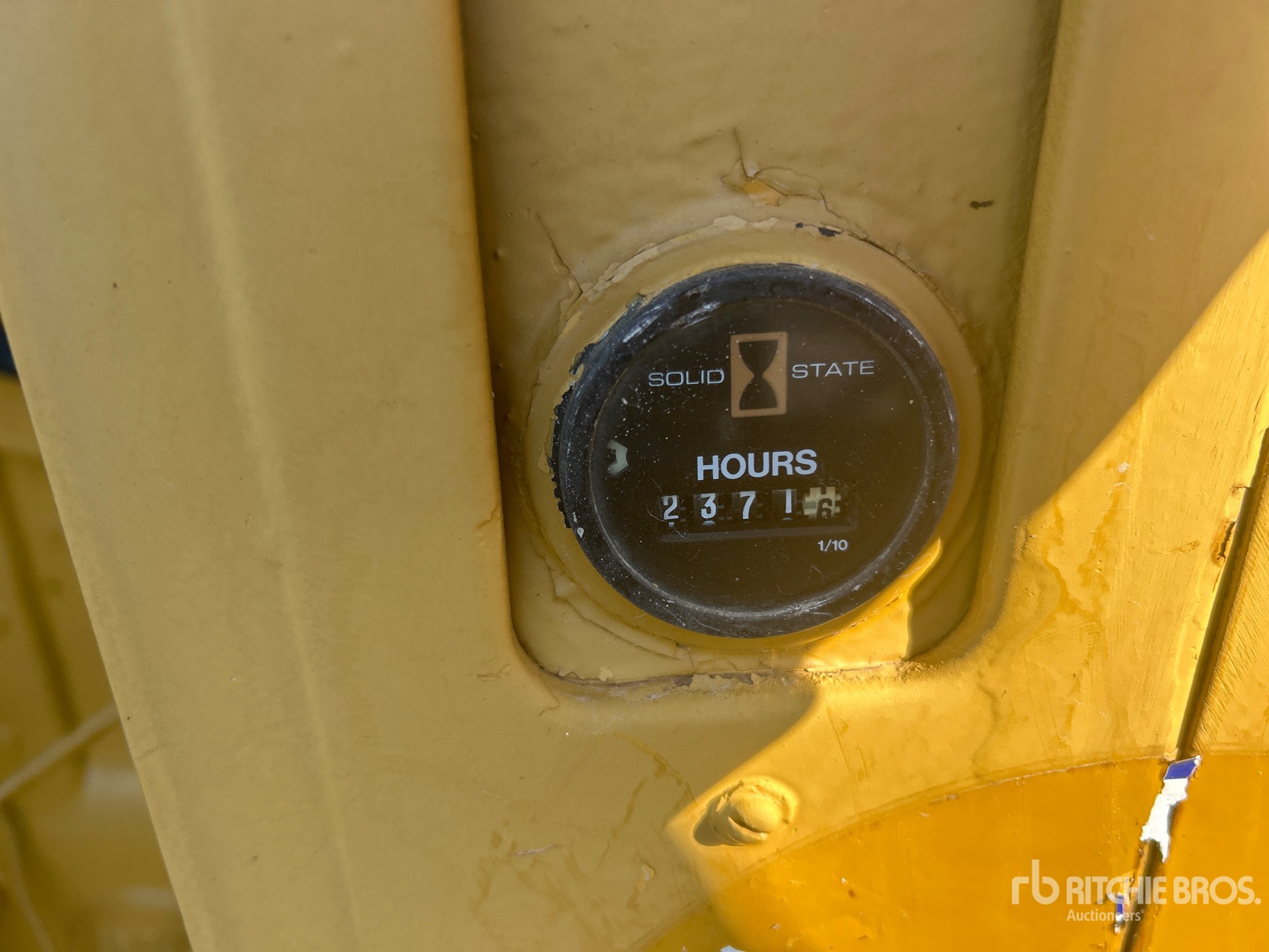 General Appearance with Hour Meter / Odometer