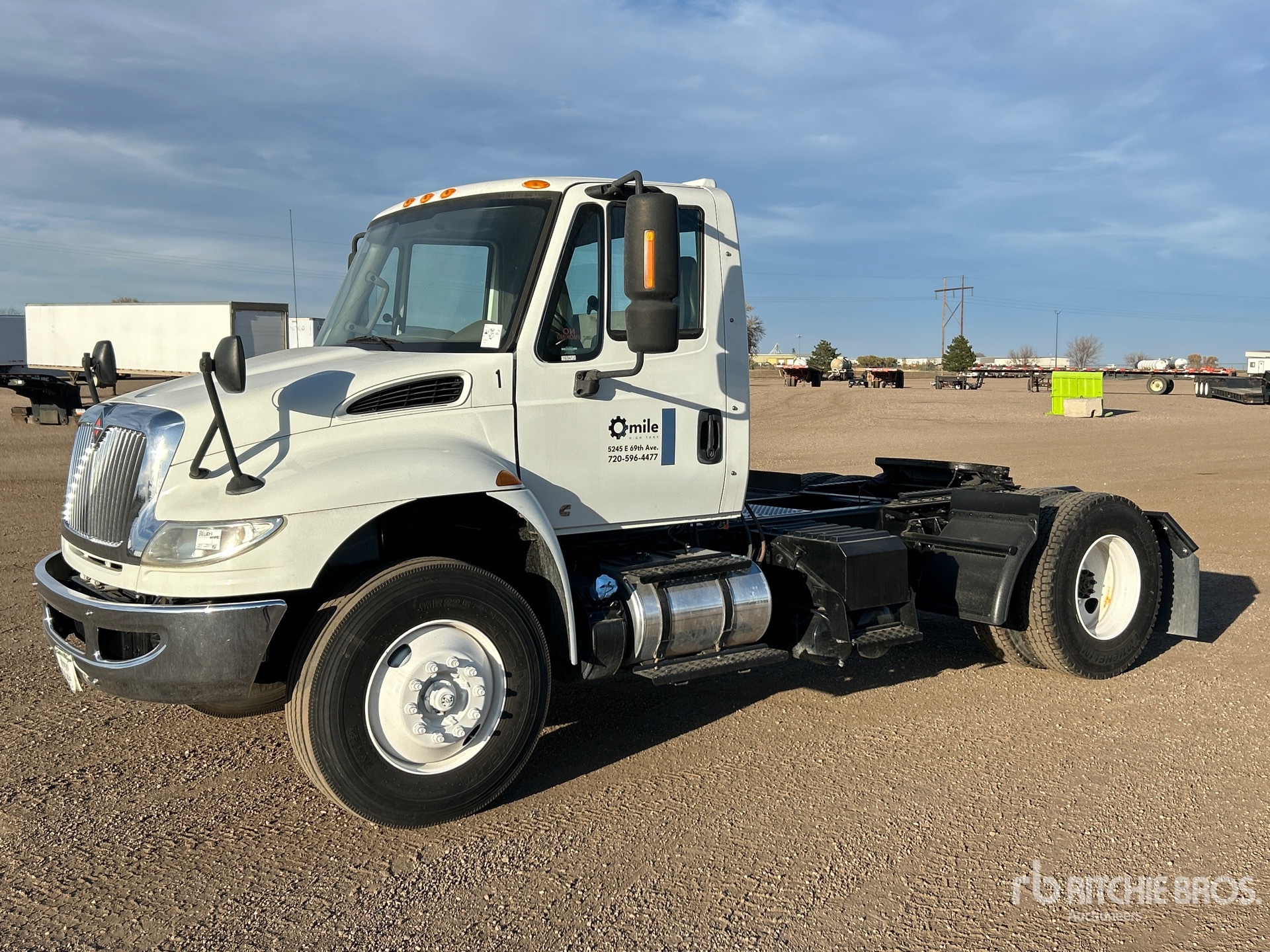 General Appearance with Picture, Left Front Corner