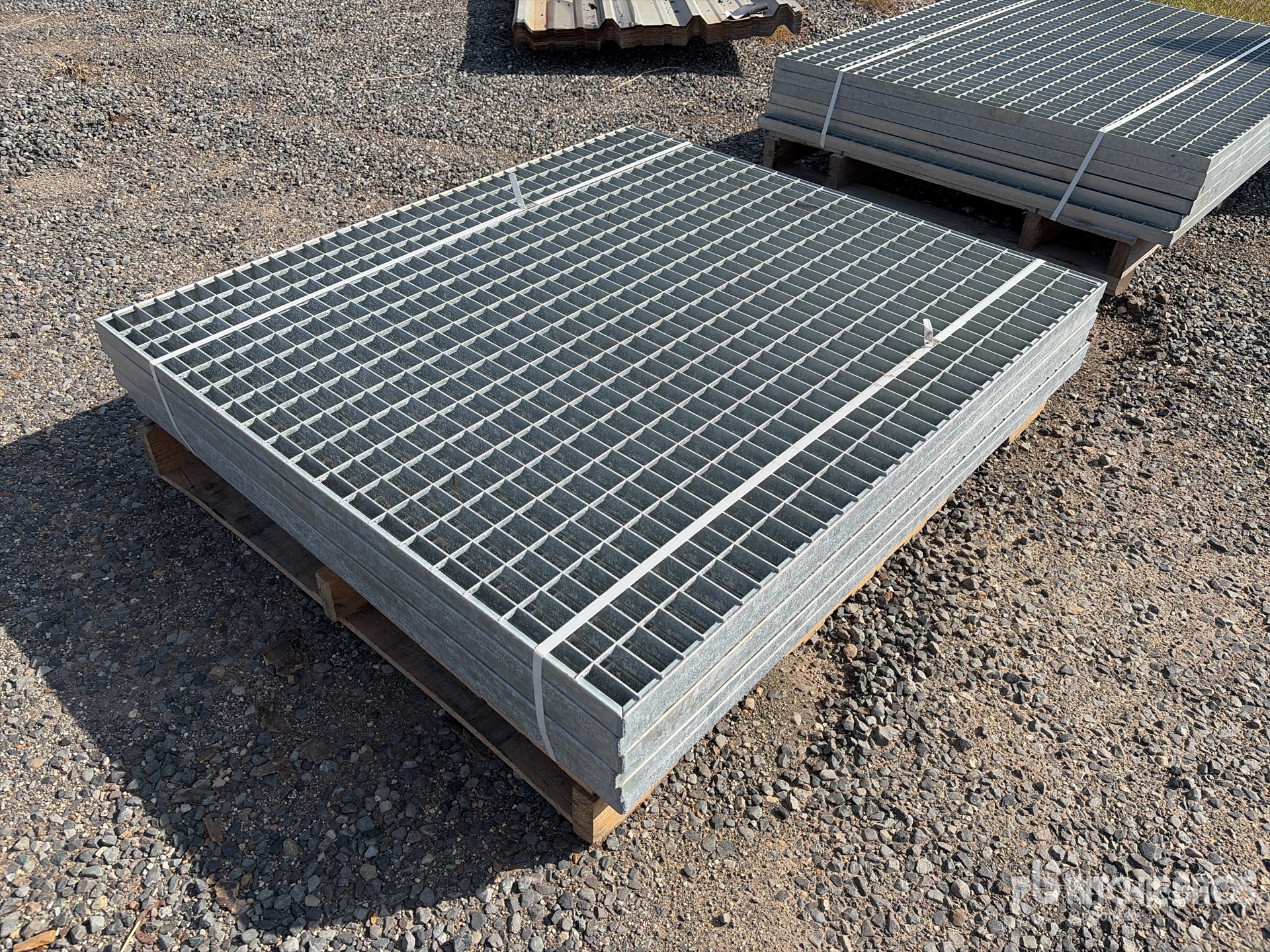 General Appearance with Bild, Ecke hinten links