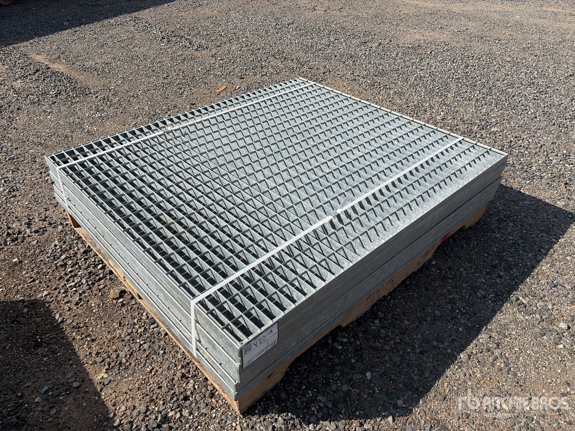 General Appearance with Bild, Ecke vorne rechts