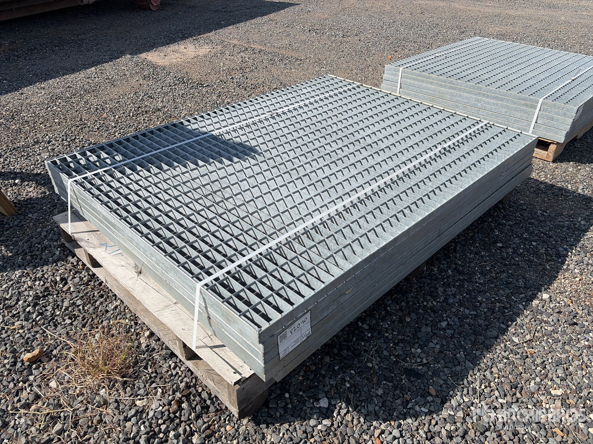 General Appearance with Bild, Ecke vorne rechts