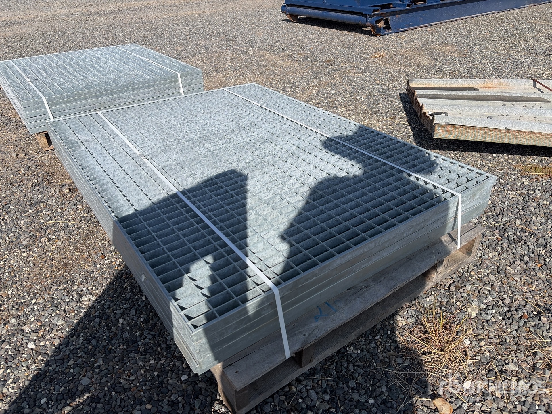 General Appearance with Bild, Ecke hinten rechts