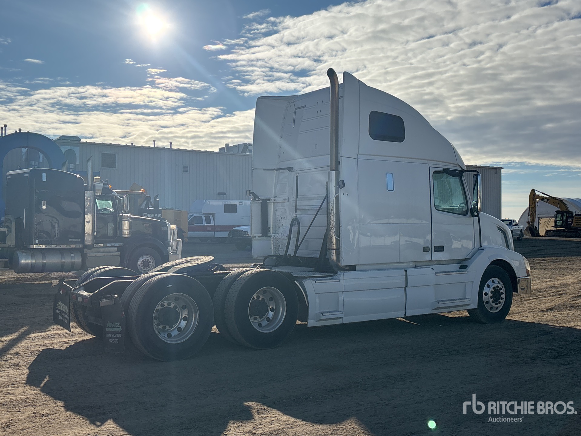 General Appearance with Foto, angolo anteriore sinistro