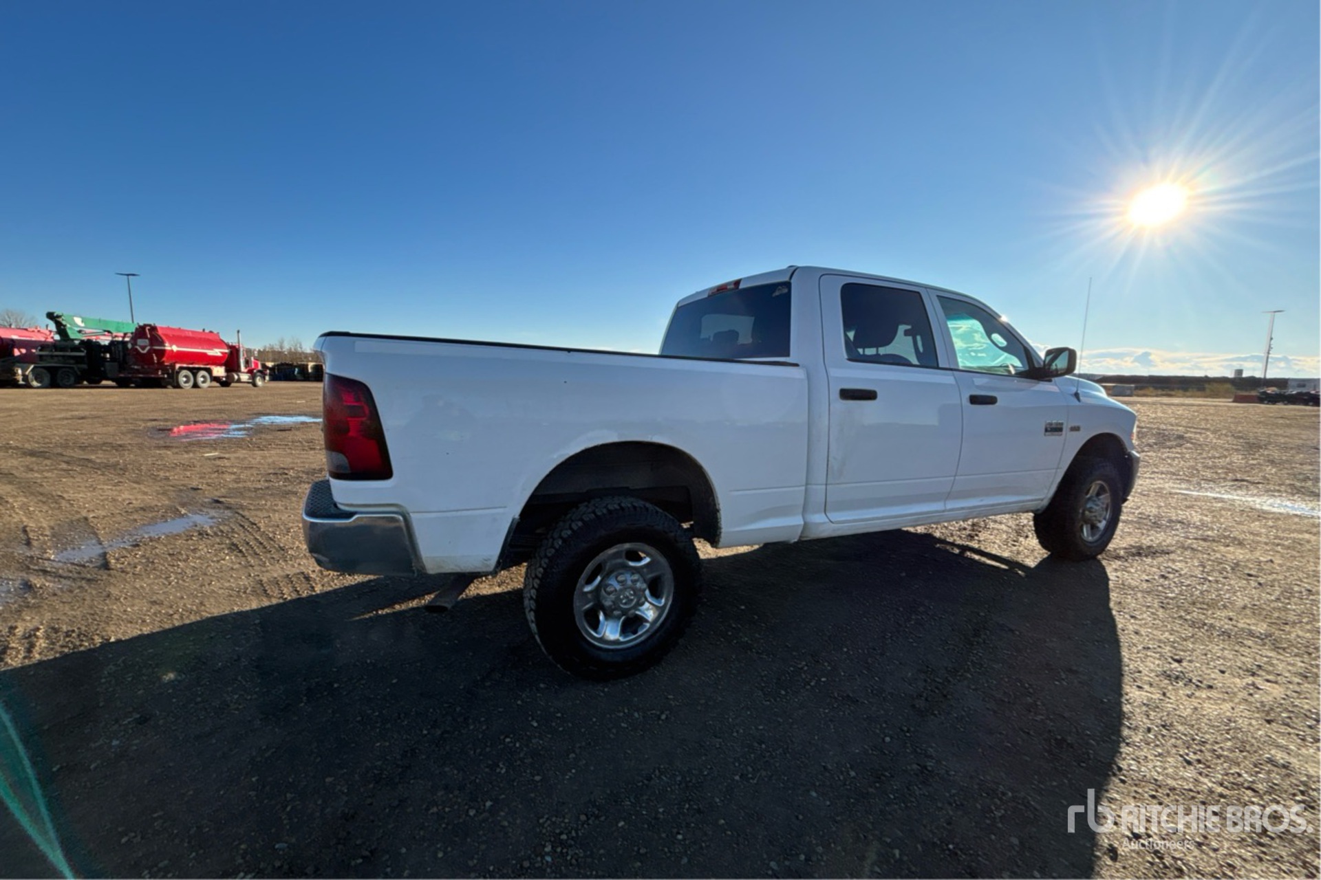 Aspect général with Image, coin arrière droit