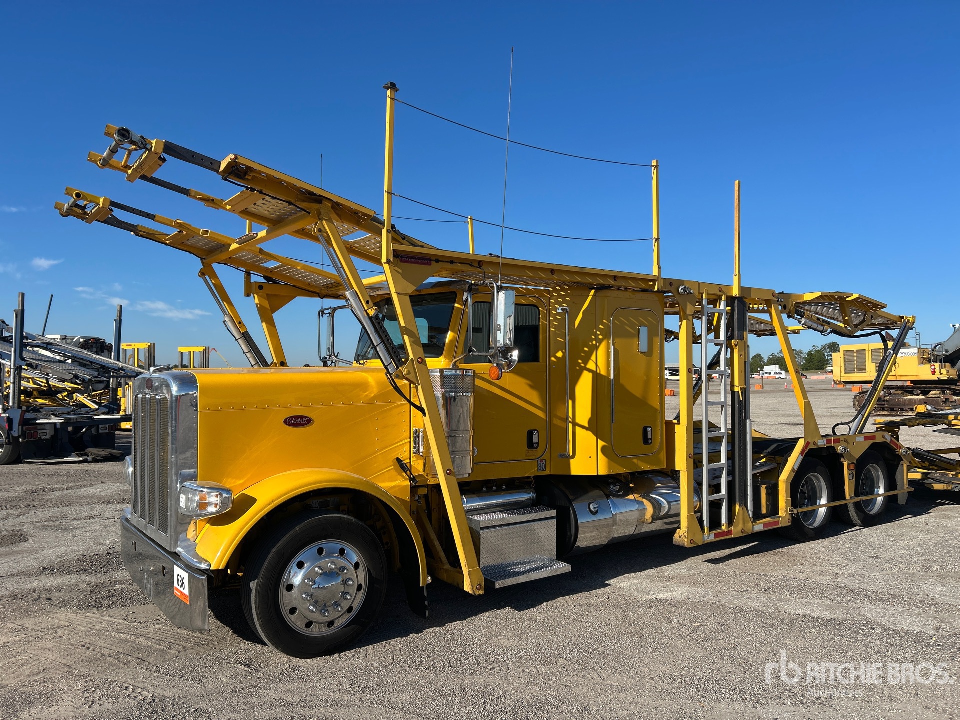 General Appearance with Foto, angolo anteriore sinistro