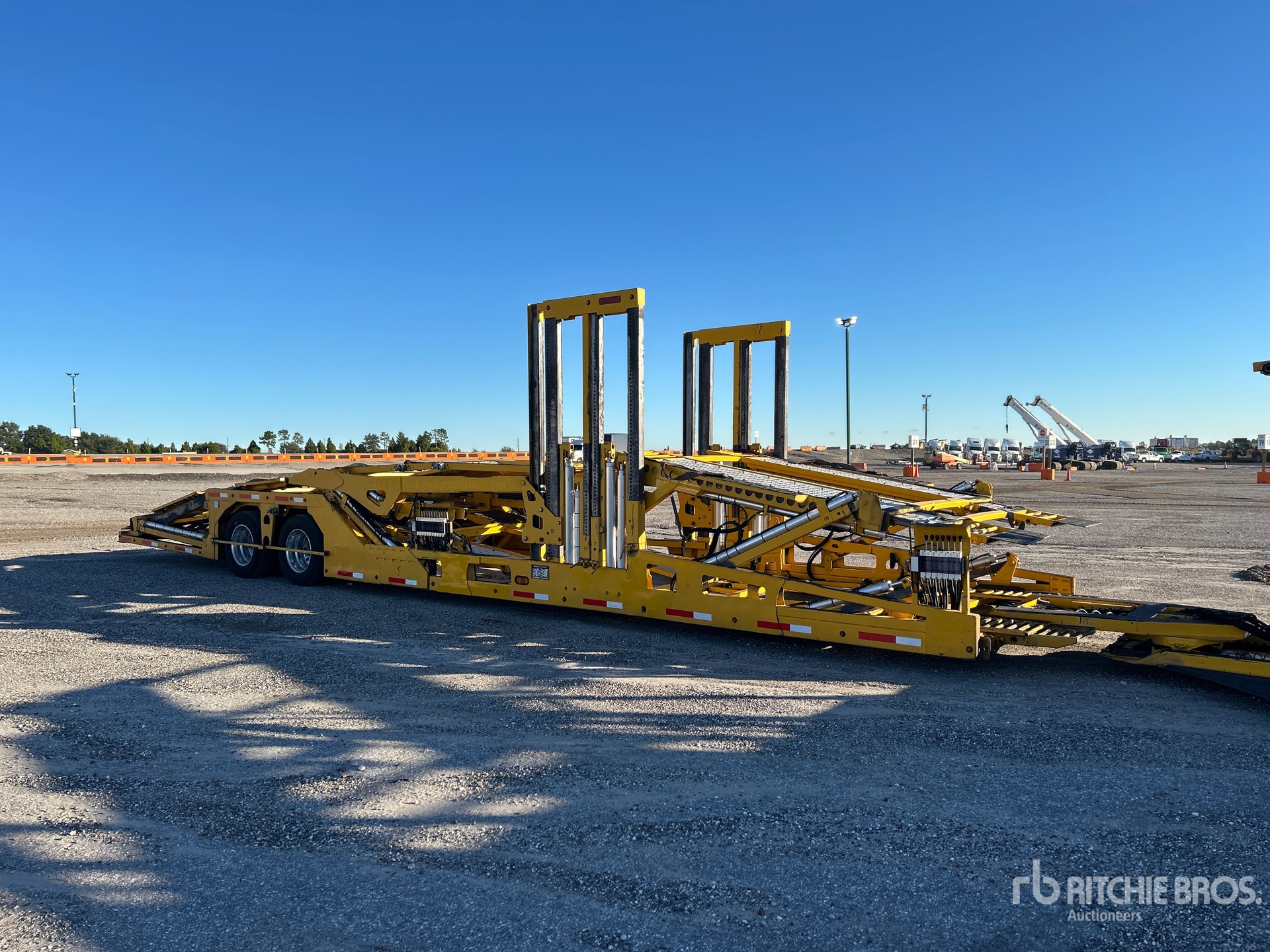 General Appearance with Bild, Ecke vorne rechts