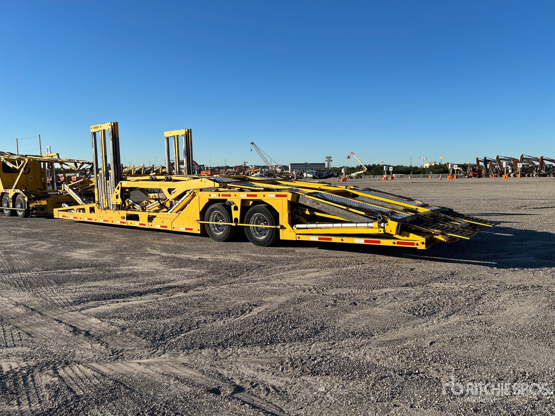 General Appearance with Bild, Ecke hinten links