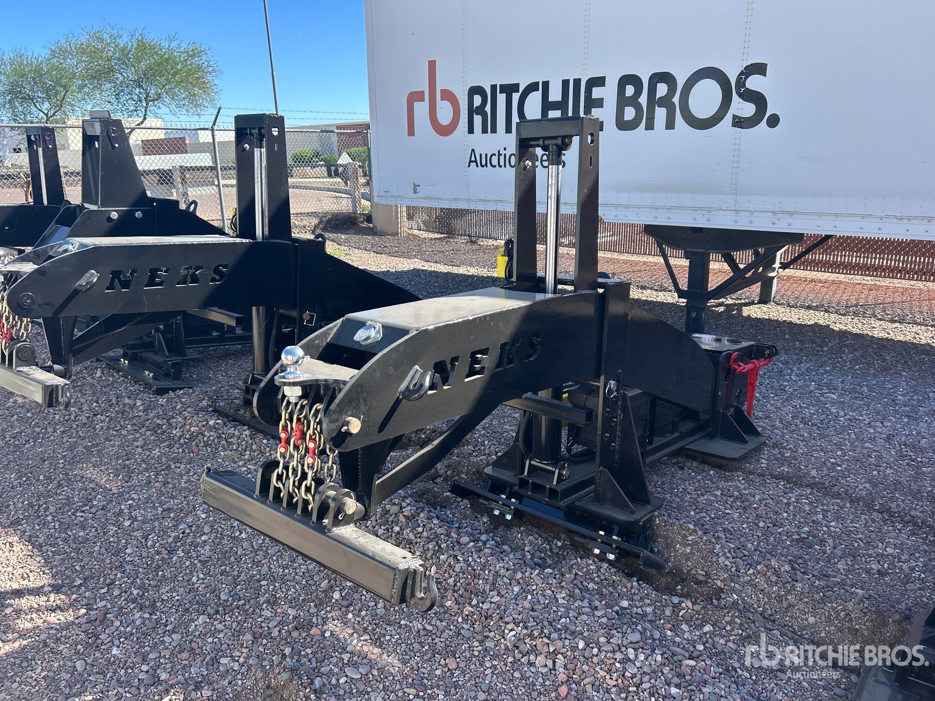 General Appearance with Bild, Ecke vorne links