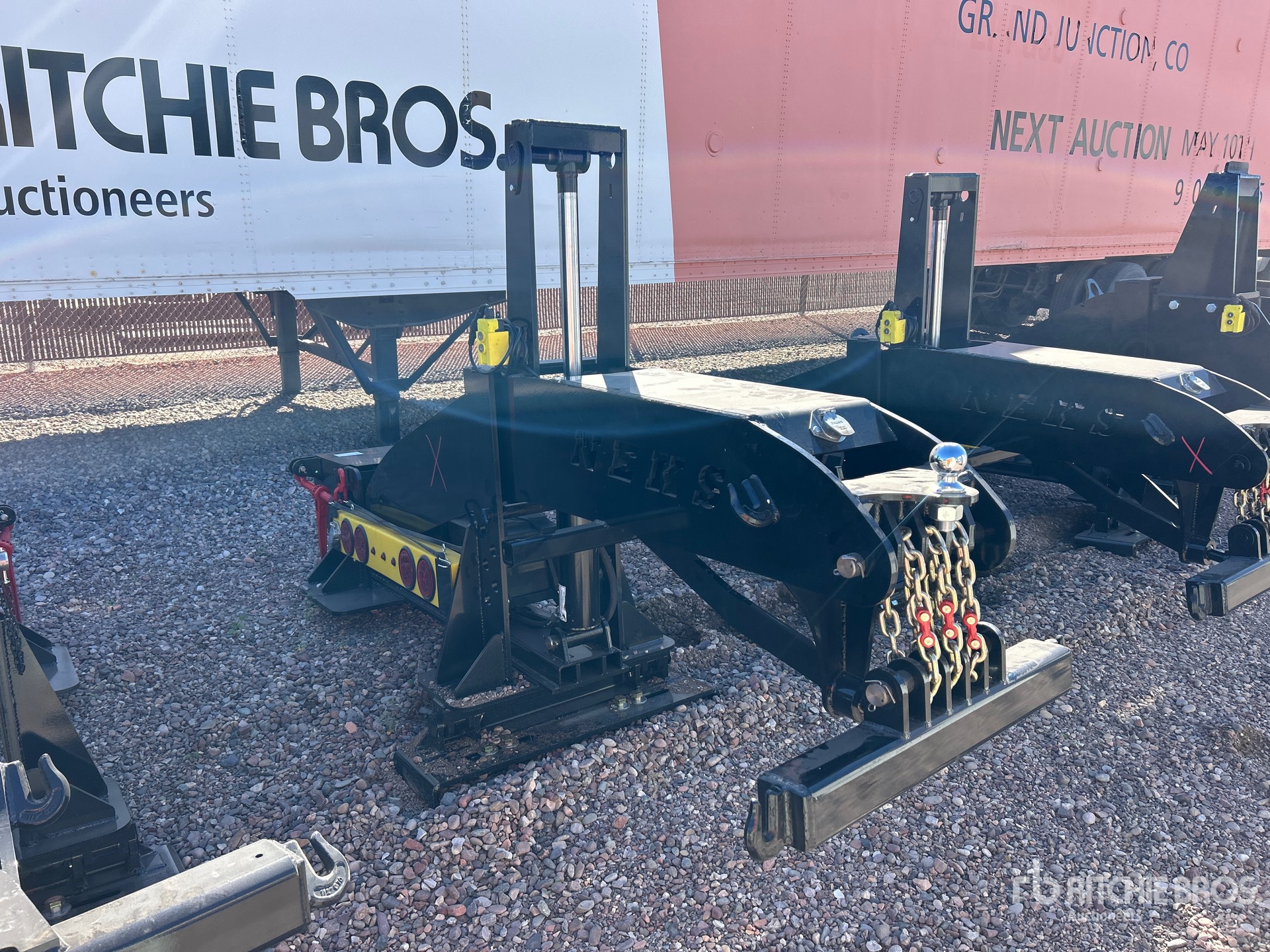 General Appearance with Bild, Ecke vorne rechts