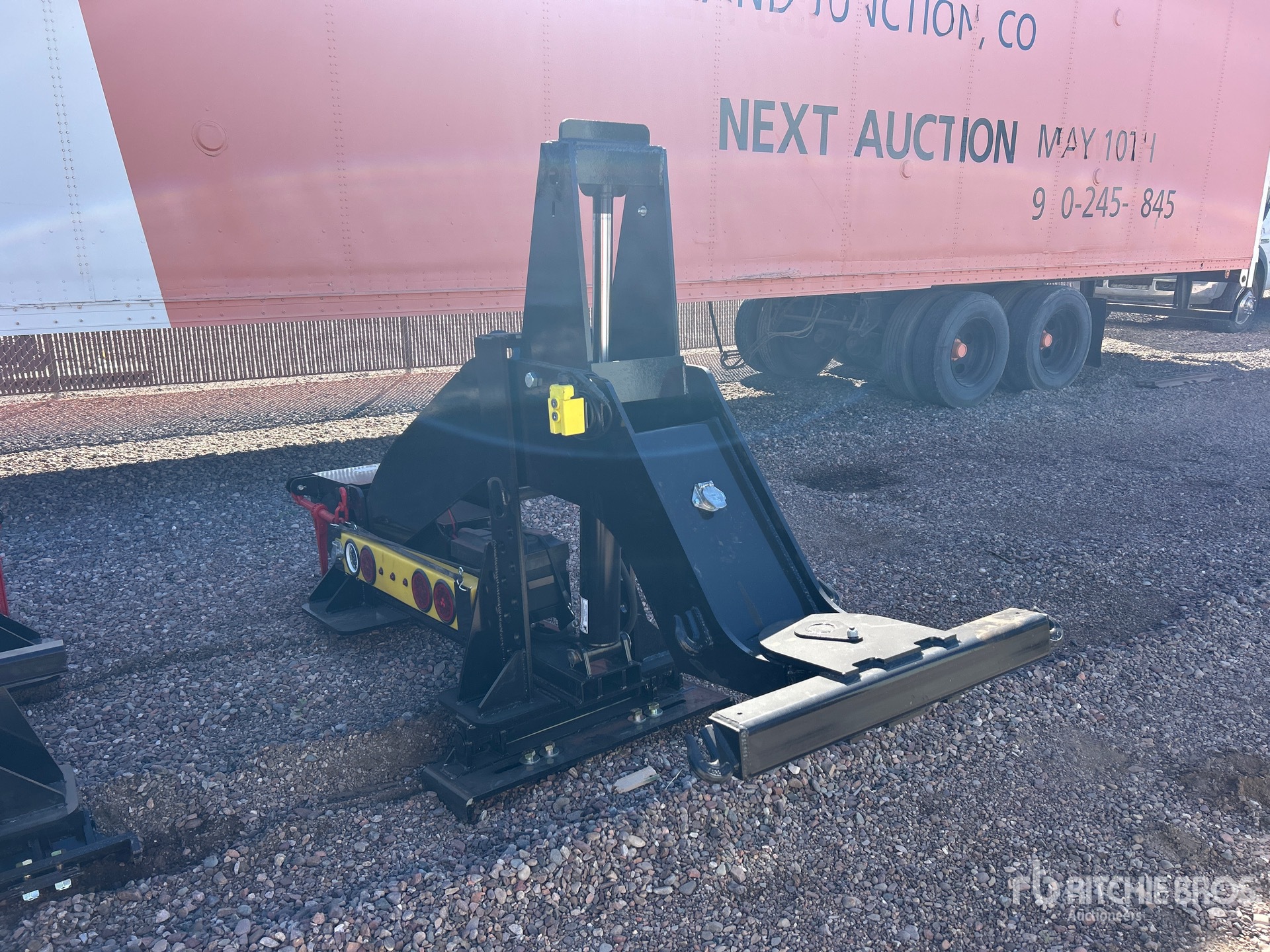 General Appearance with Bild, Ecke vorne rechts