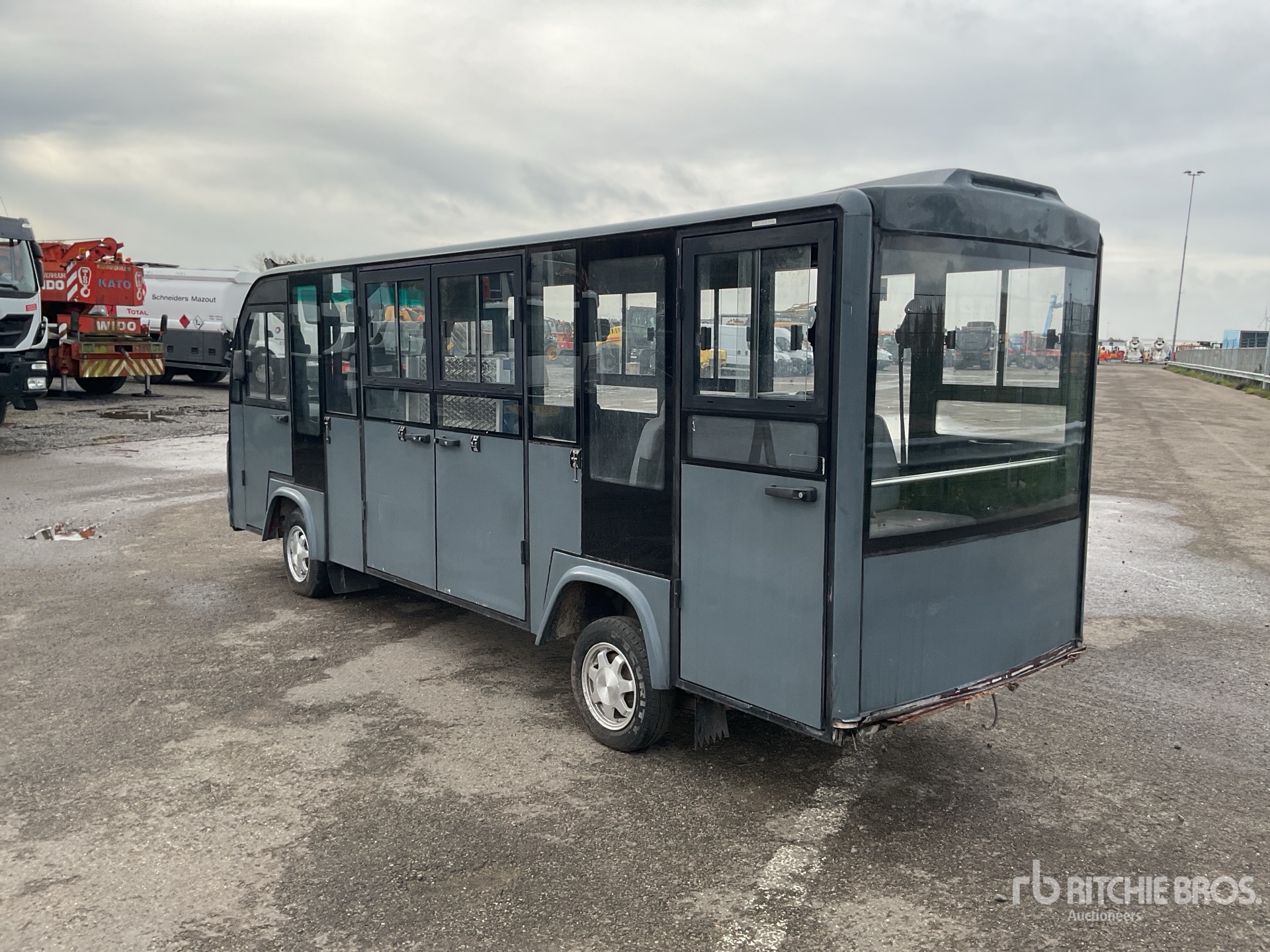 General Appearance with Picture, Left Rear Corner