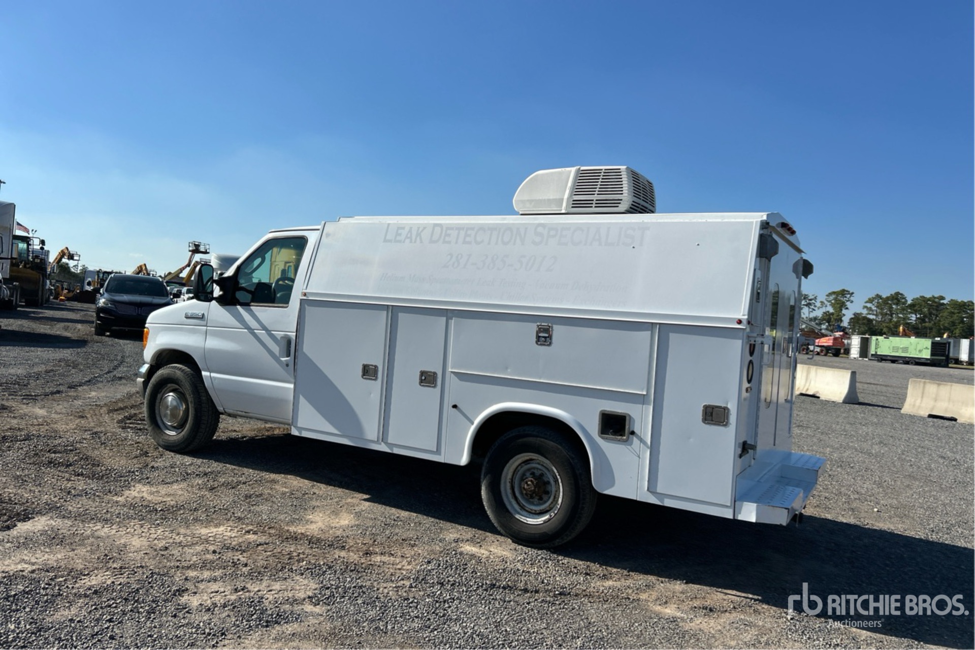 Aspect général with Image, coin arrière gauche