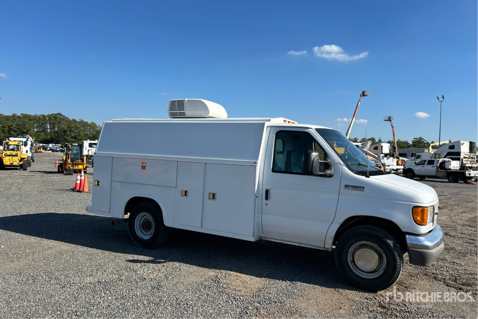 Aspect général with Image, coin avant droit