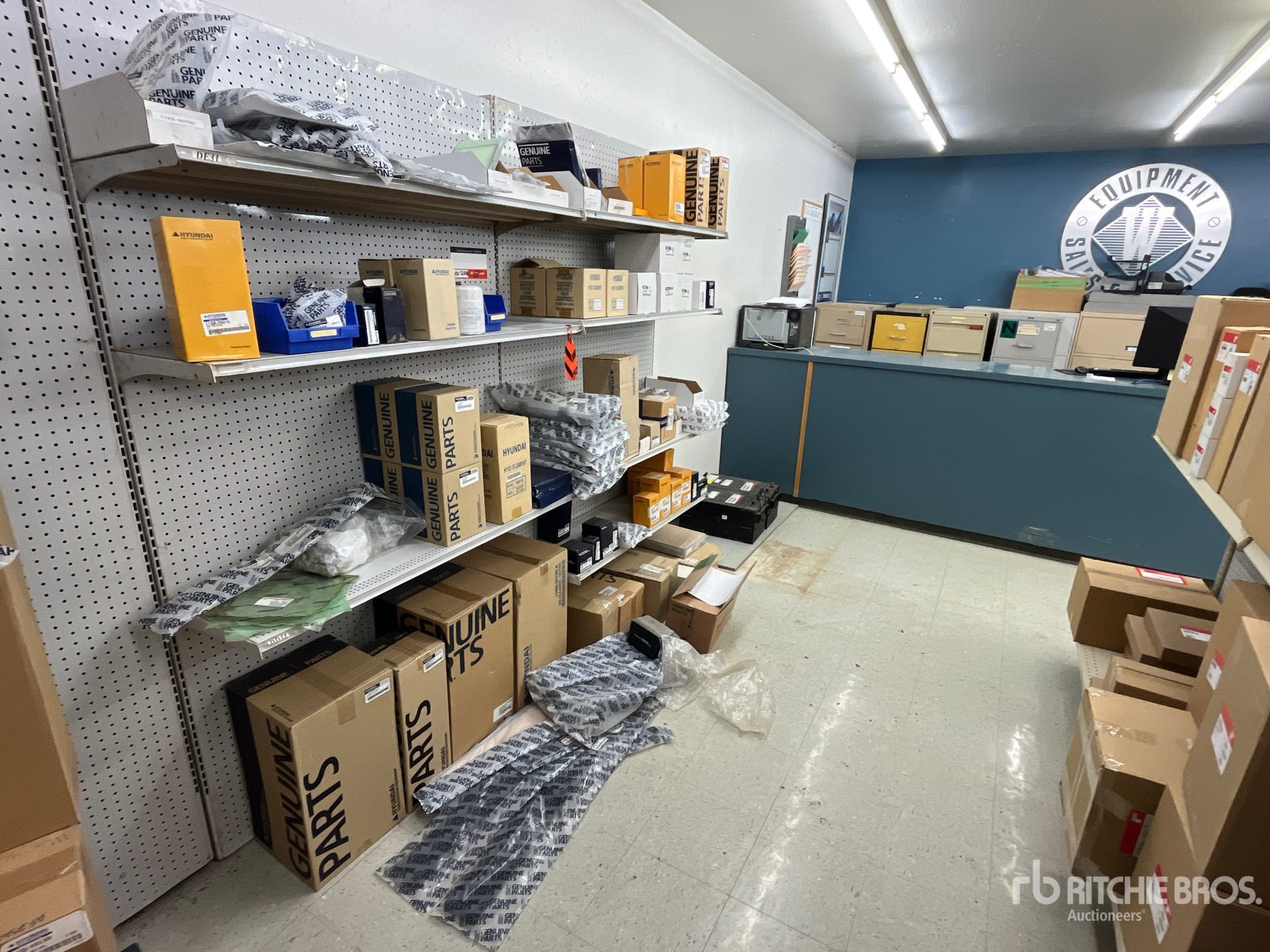 General Appearance with Picture, Left Front Corner