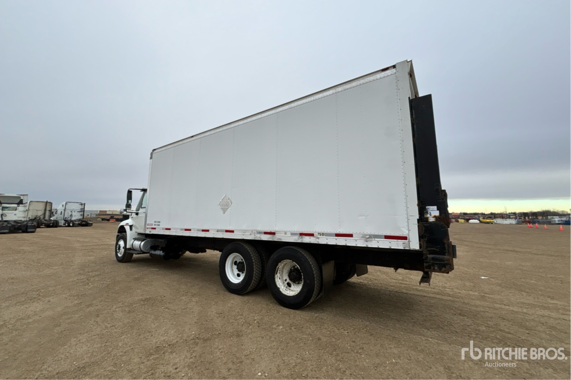 General Appearance with Bild, Ecke hinten links