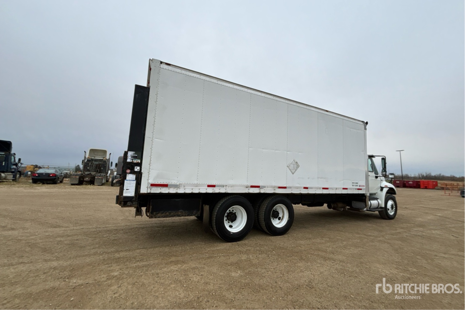 General Appearance with Bild, Ecke hinten rechts