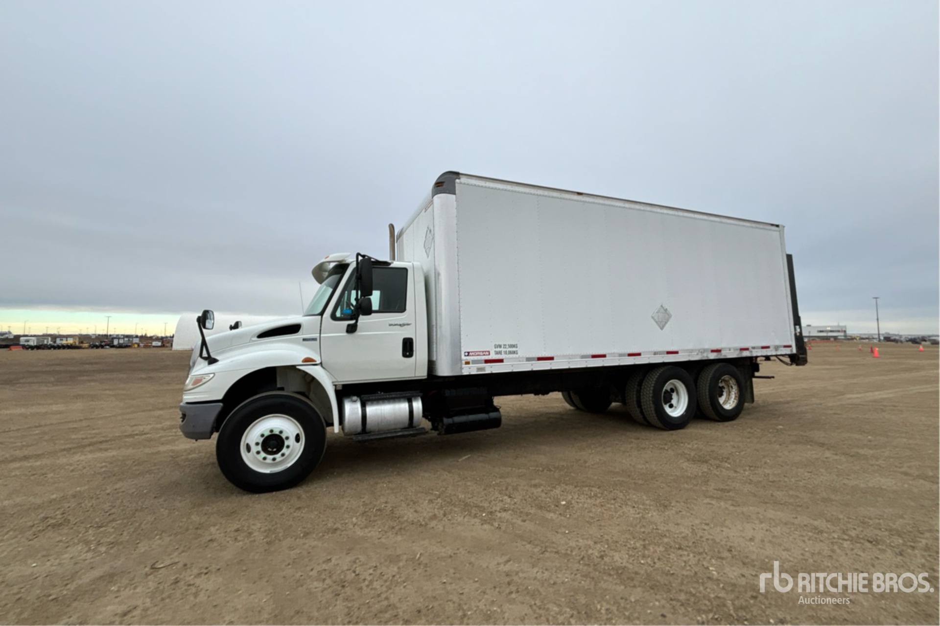 General Appearance with Bild, Ecke vorne links