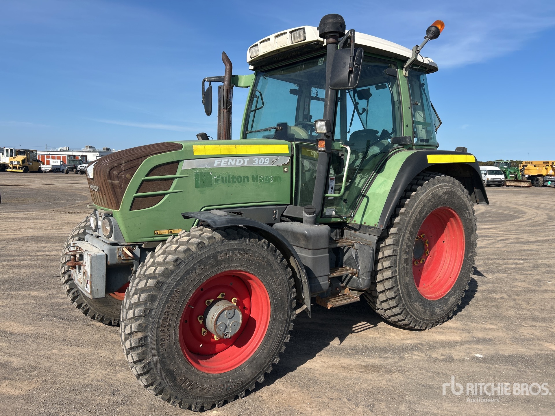 General Appearance with Bild, Ecke vorne links