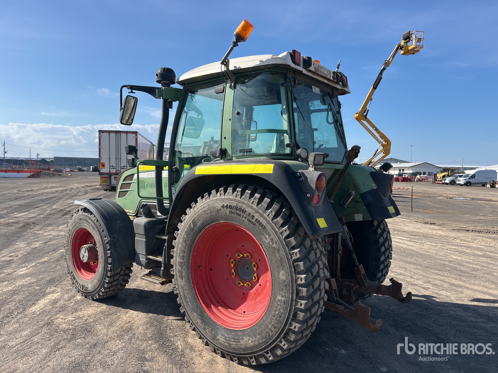 General Appearance with Bild, Ecke hinten links