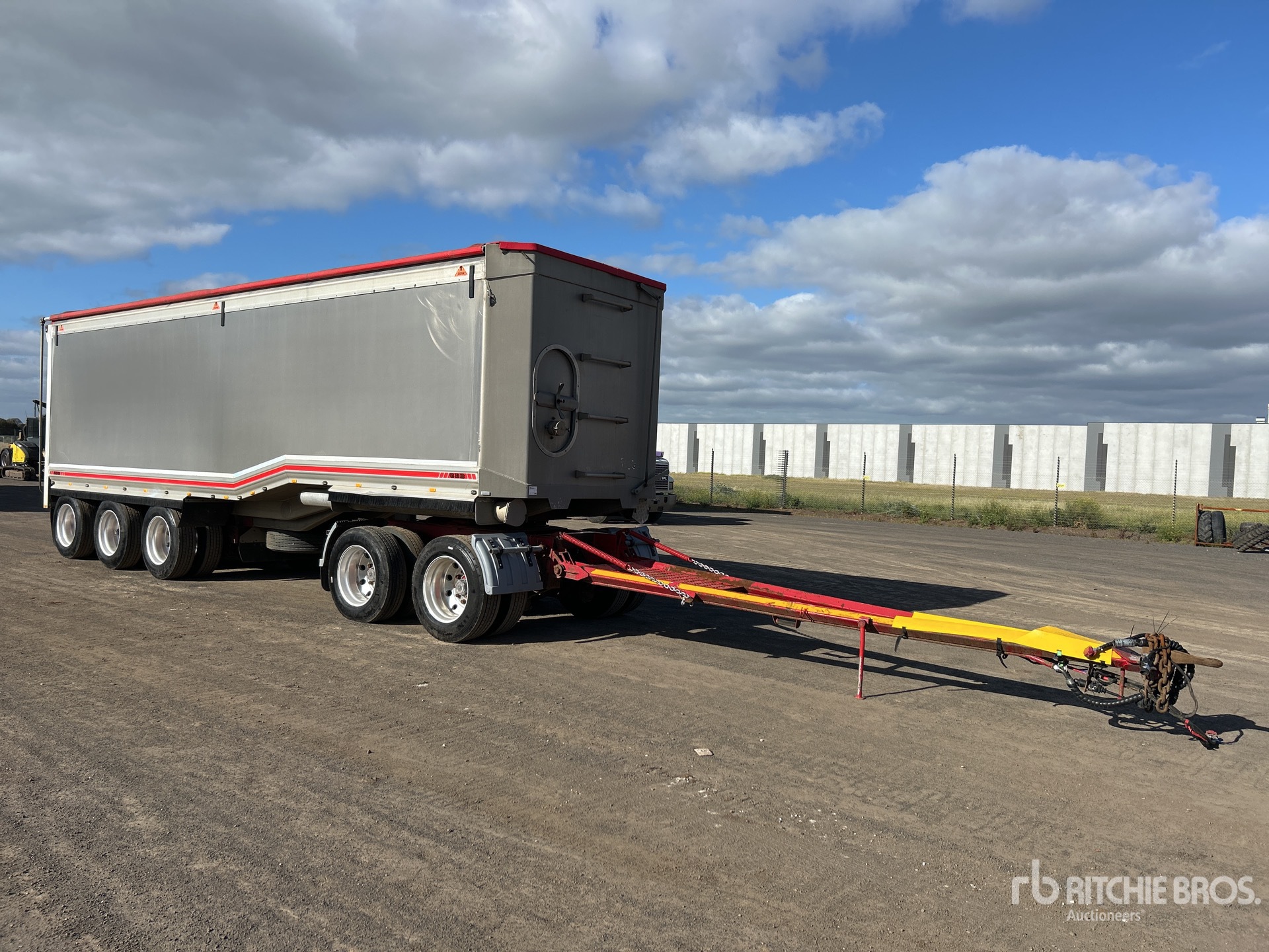 Aspect général with Image, coin avant gauche