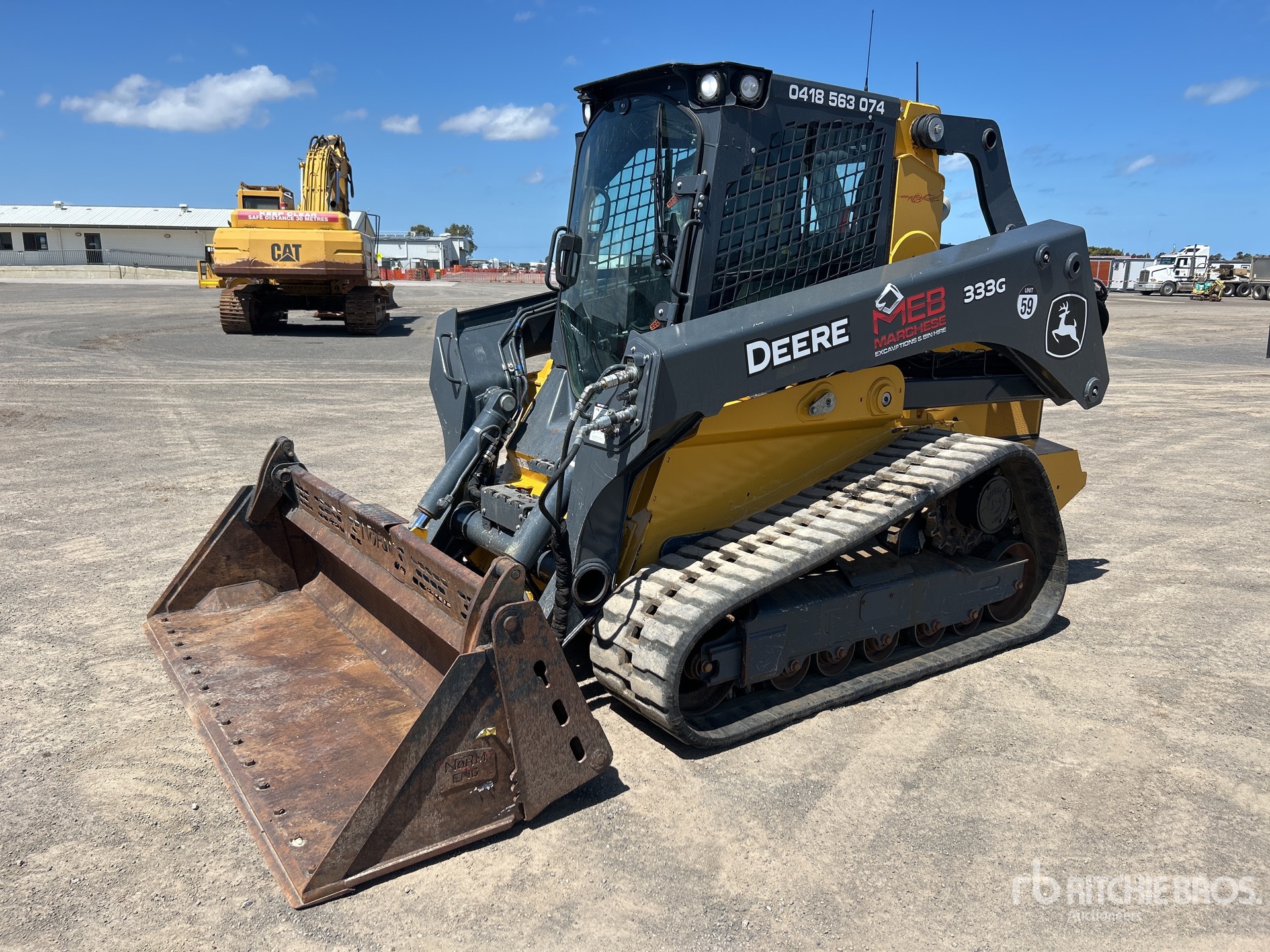 General Appearance with Bild, Ecke vorne links