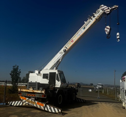 1997 Tadano TR250M Rough Terrain Crane