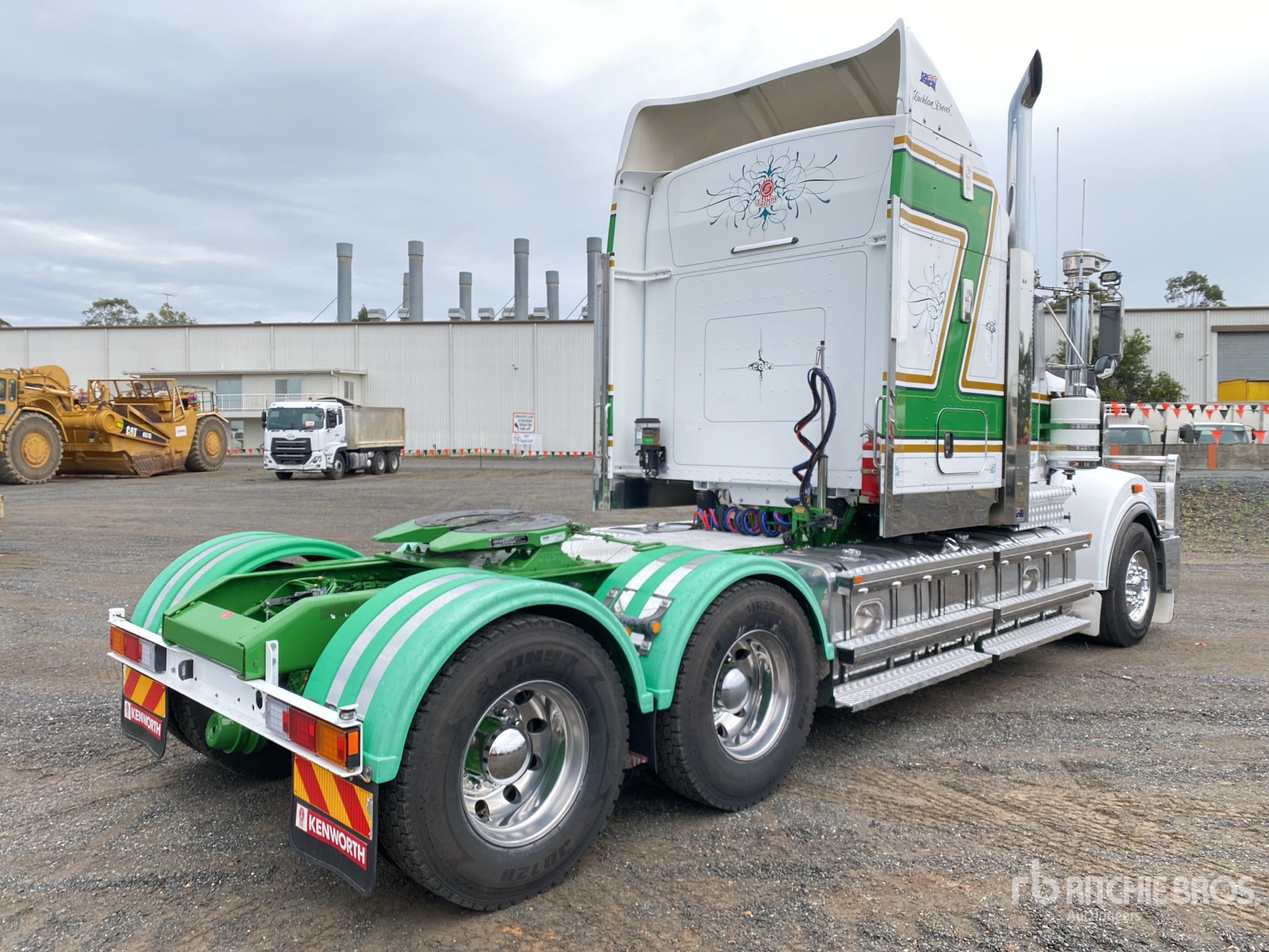 General Appearance with Picture, Left Rear Corner