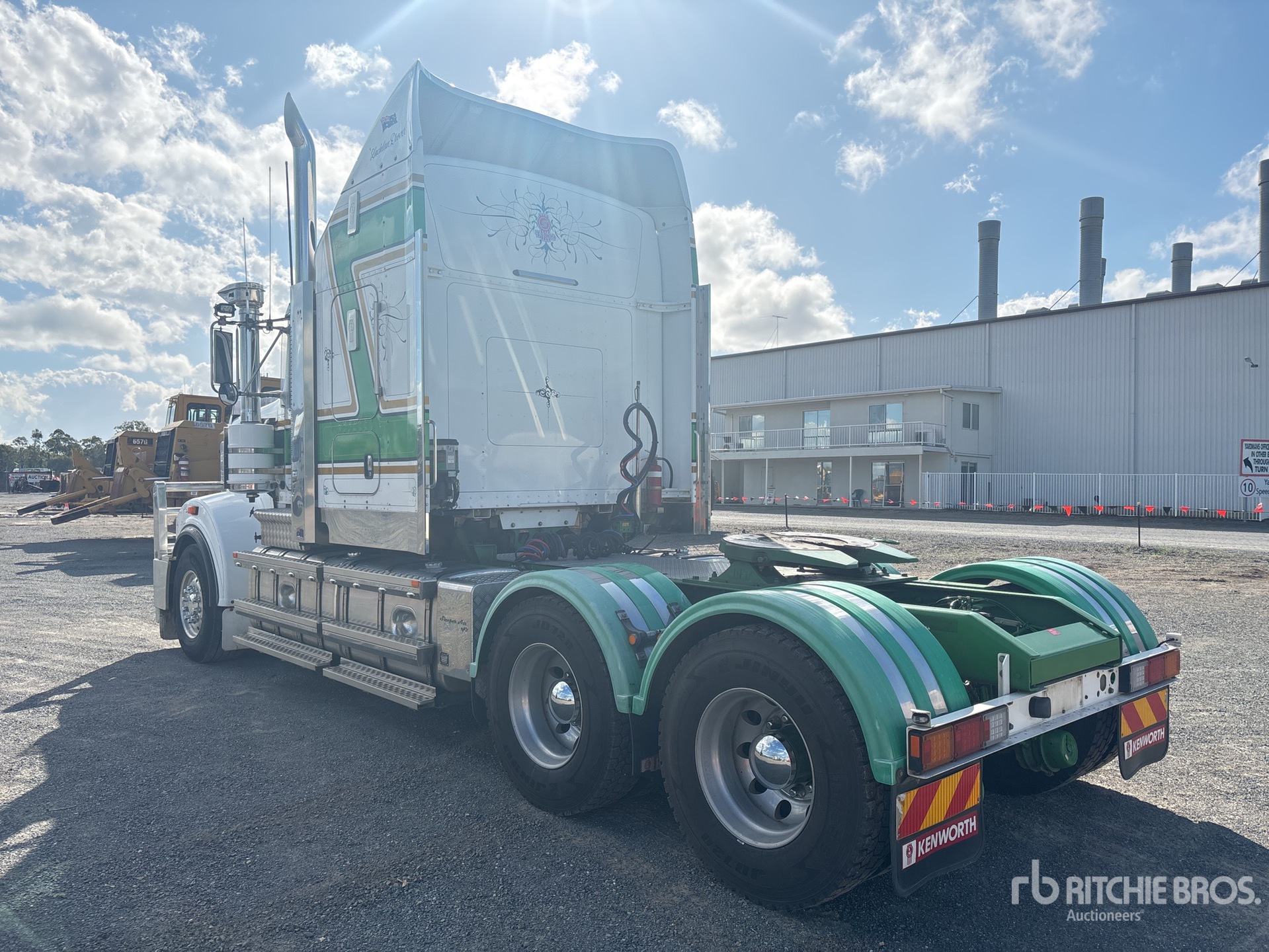 General Appearance with Picture, Right Rear Corner