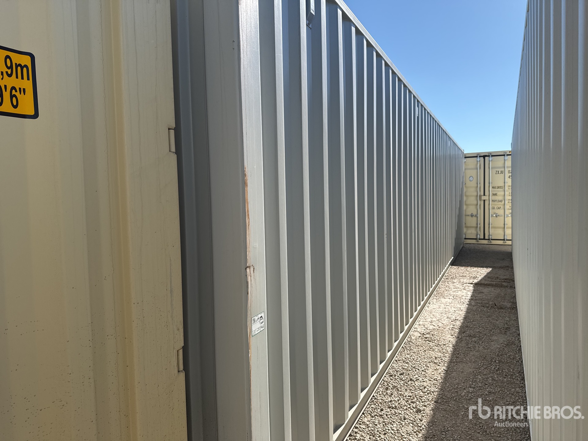 General Appearance with Bild, Ecke hinten rechts