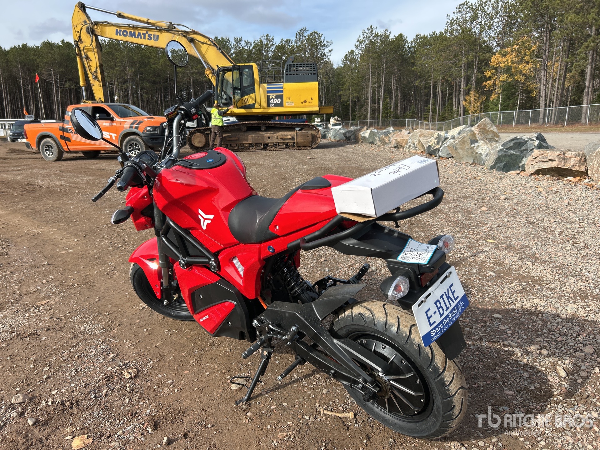 General Appearance with Picture, Left Rear Corner