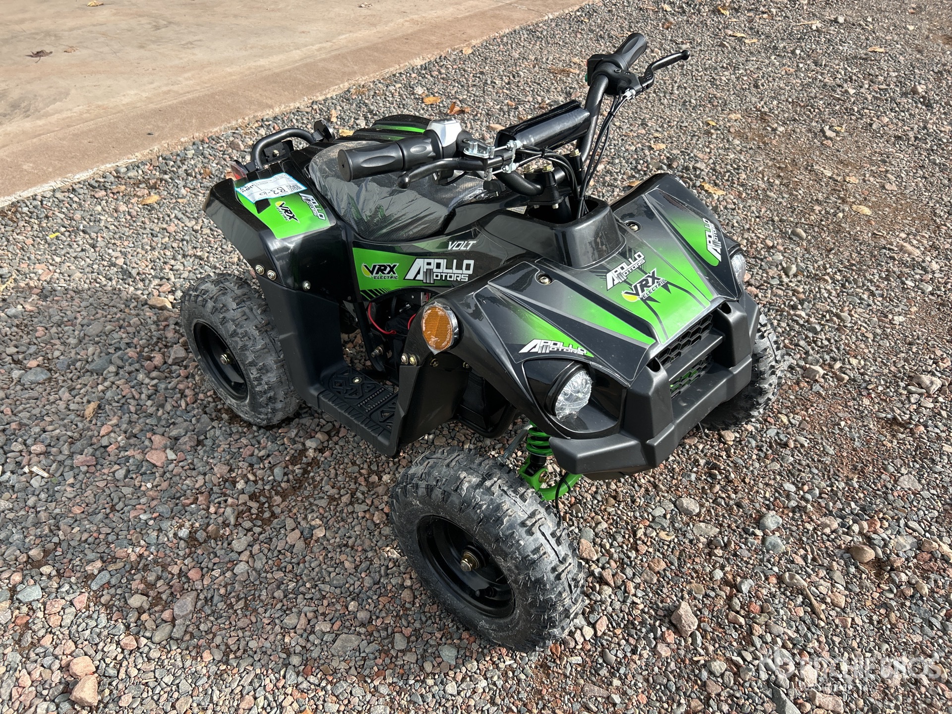 General Appearance with Picture, Right Front Corner