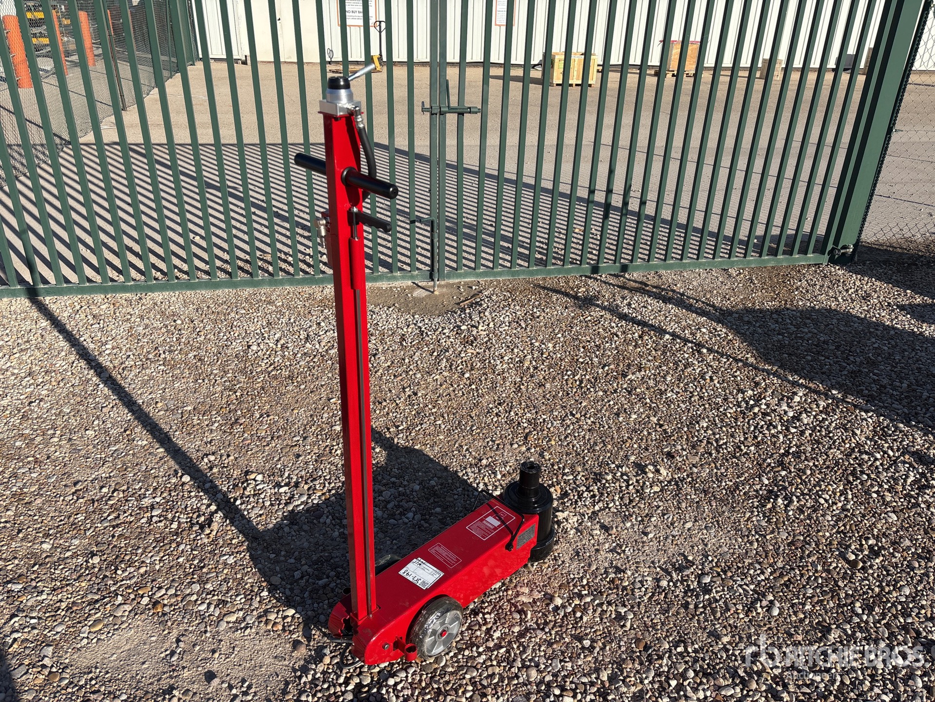 General Appearance with Bild, Ecke hinten rechts