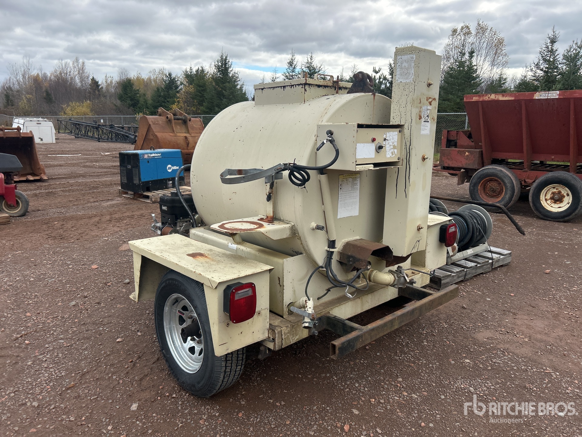 Aspect général with Image, coin arrière gauche