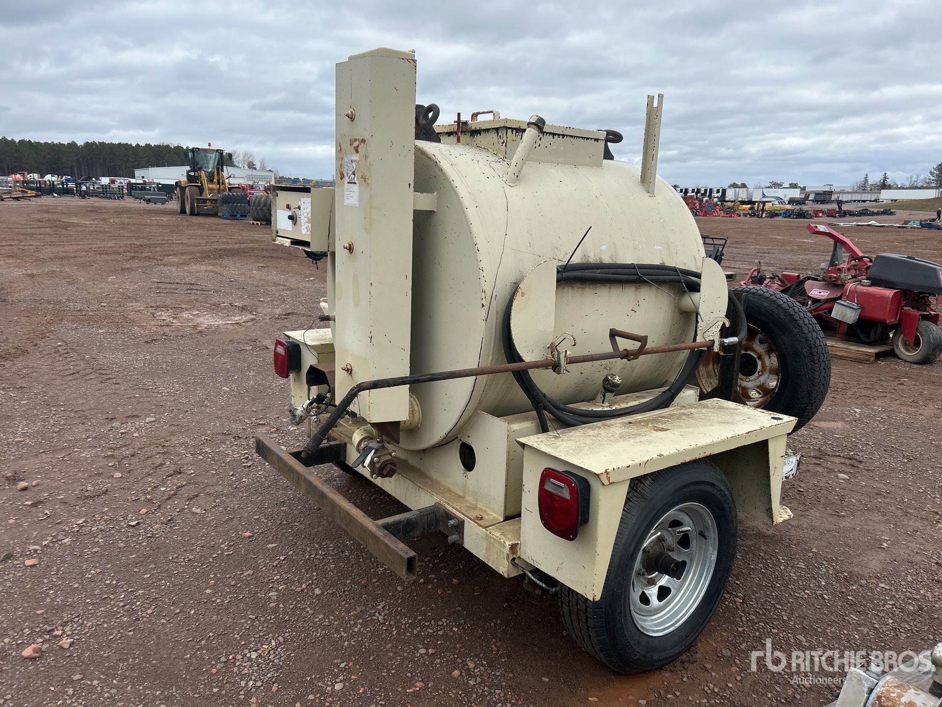 Aspect général with Image, coin arrière droit