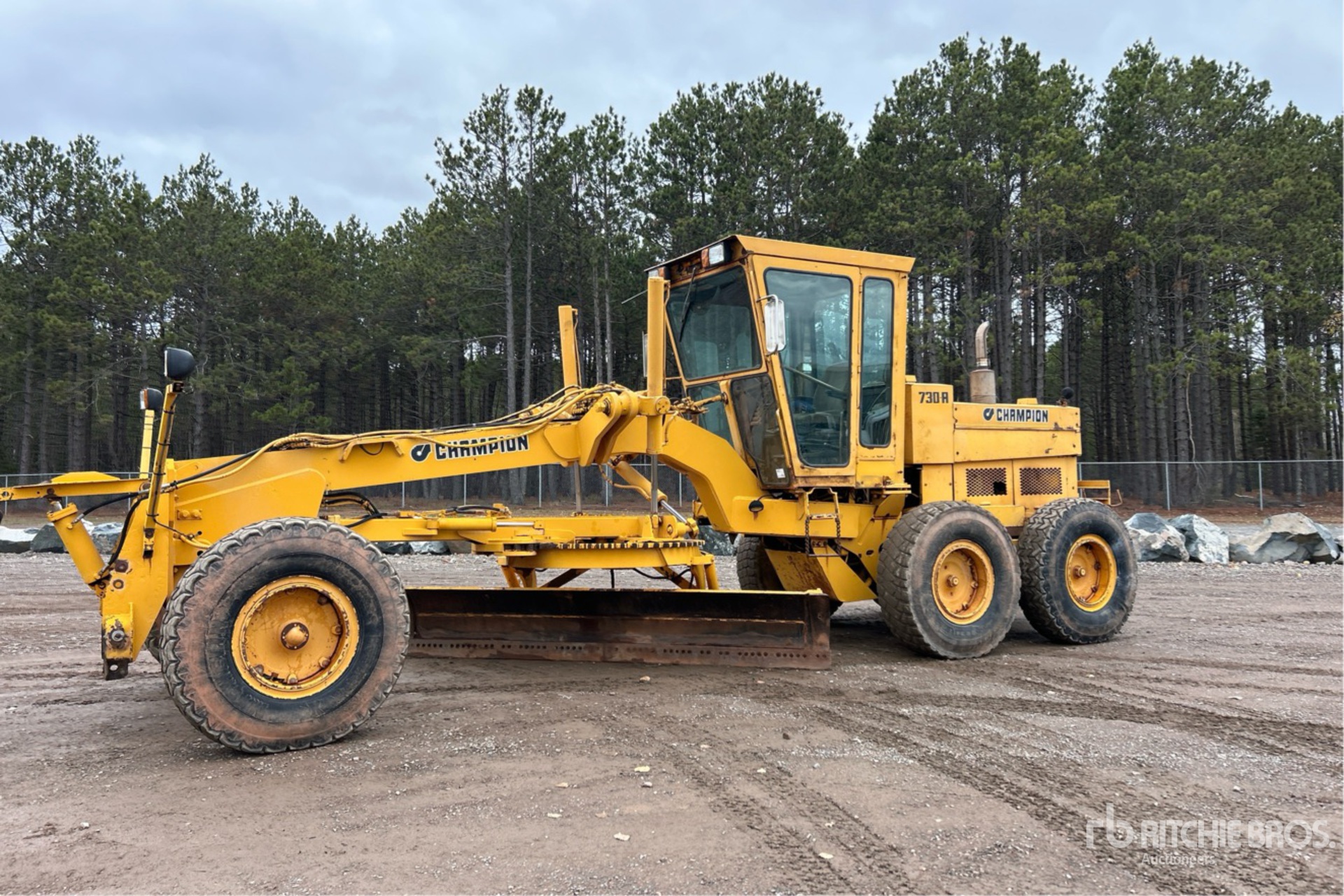 General Appearance with Picture, Left Front Corner