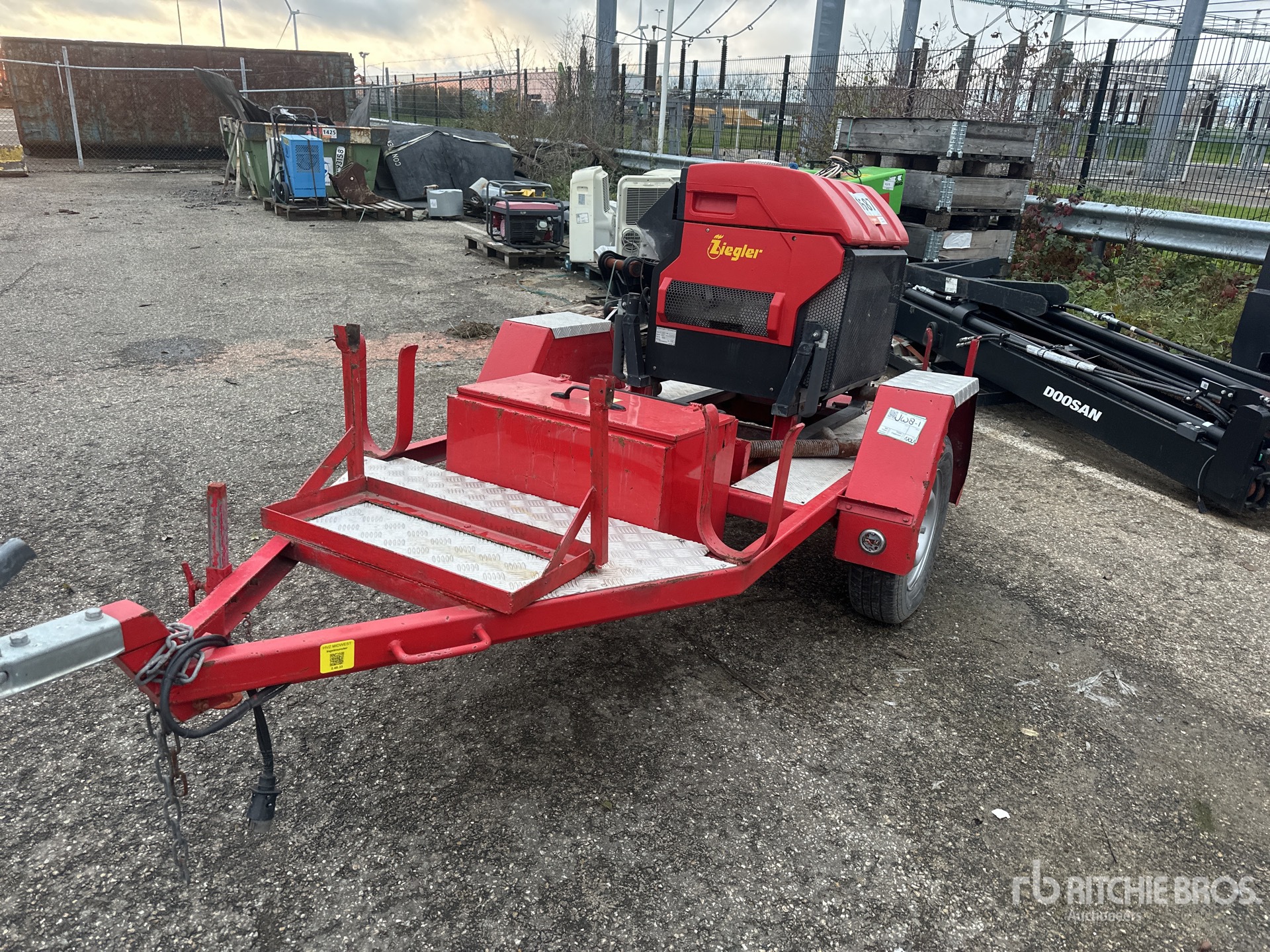 General Appearance with Picture, Left Front Corner