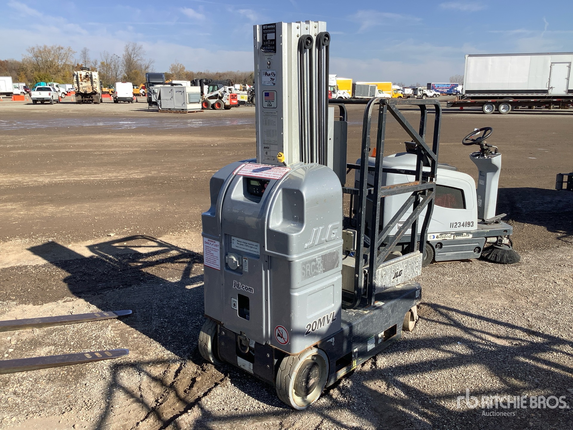 General Appearance with Picture, Right Rear Corner