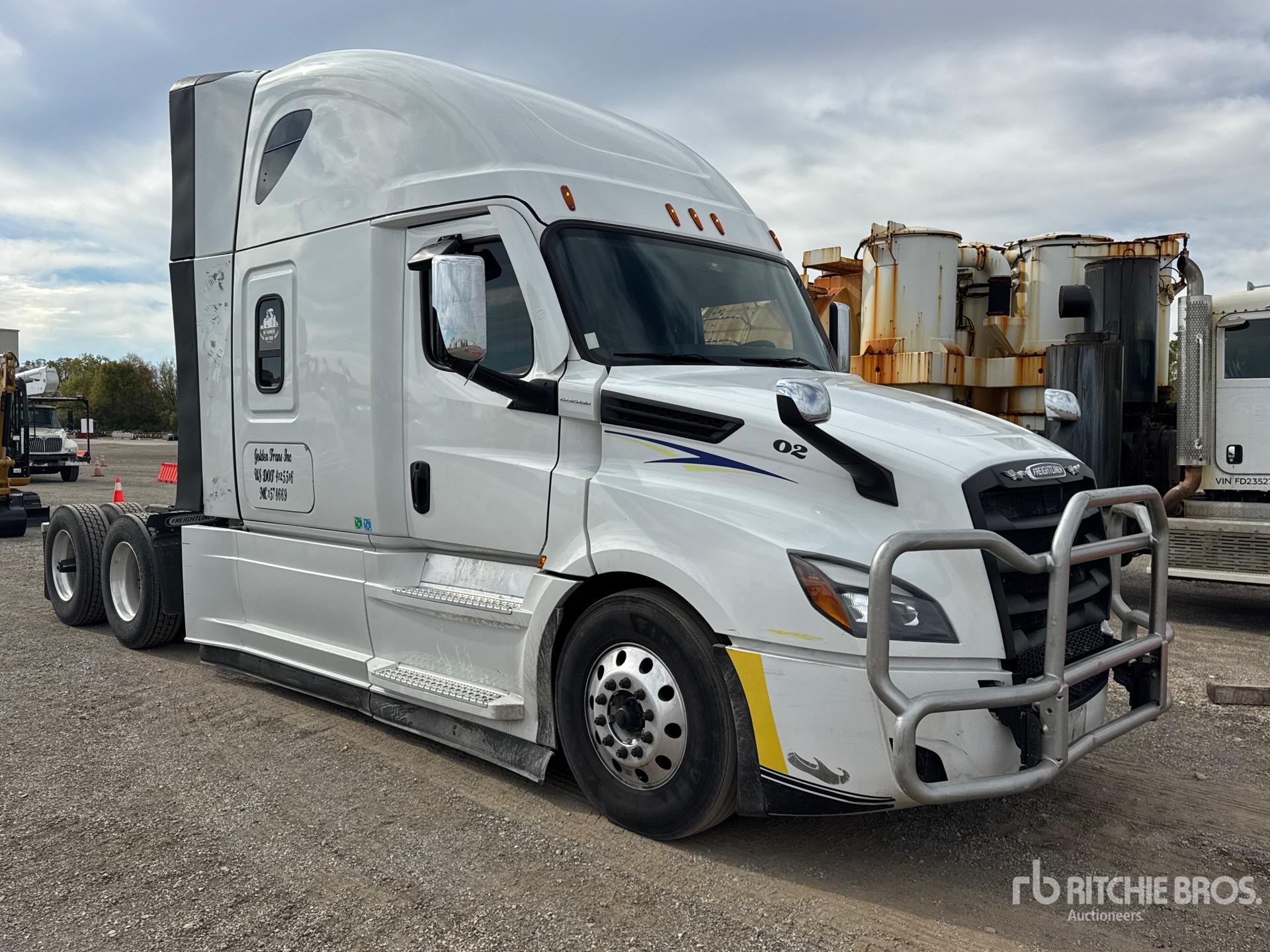 General Appearance with Foto, angolo anteriore destro