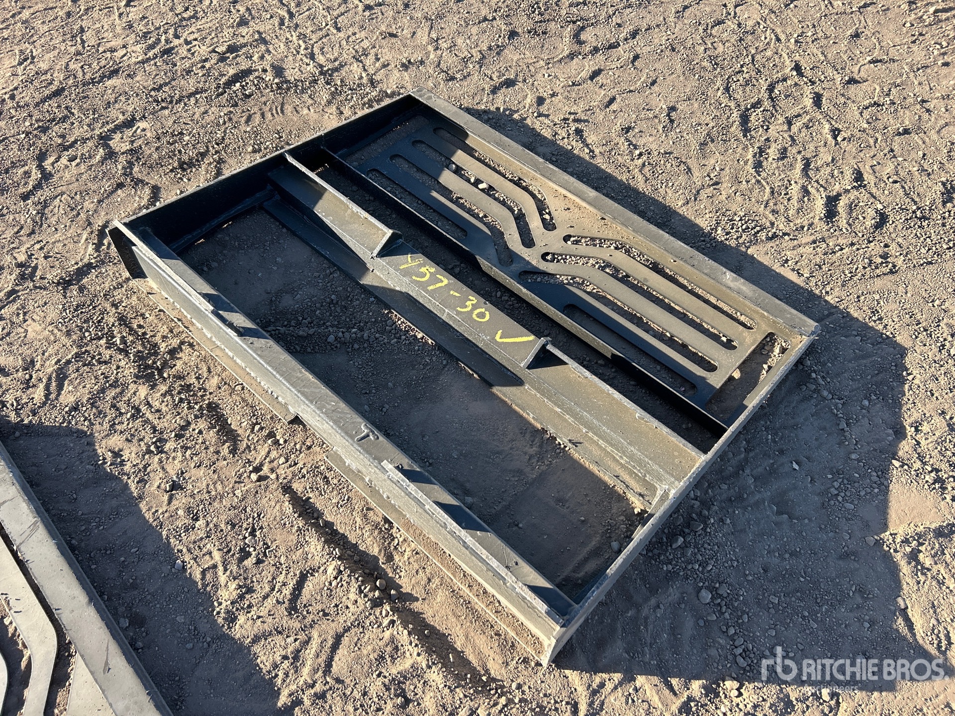 General Appearance with Foto, angolo anteriore sinistro