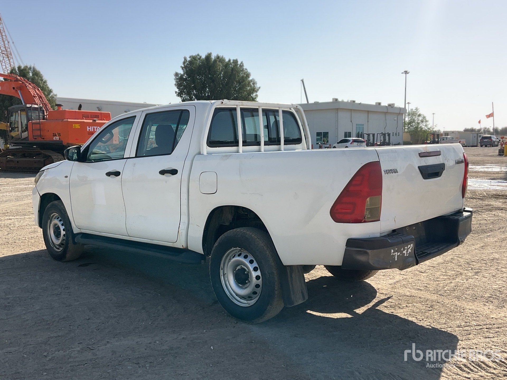 Aspect général with Image, coin arrière droit