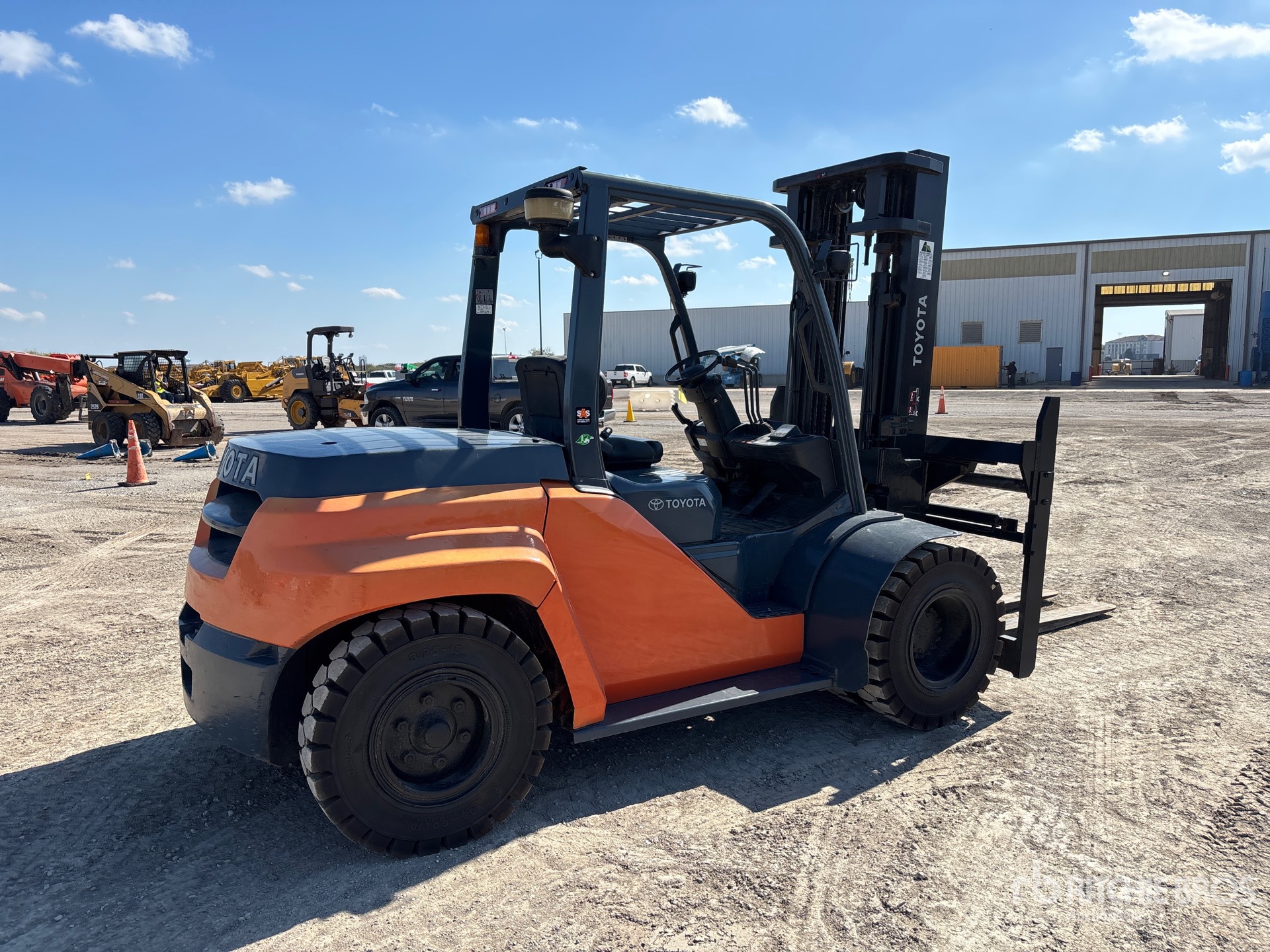 Aspect général with Image, coin arrière droit