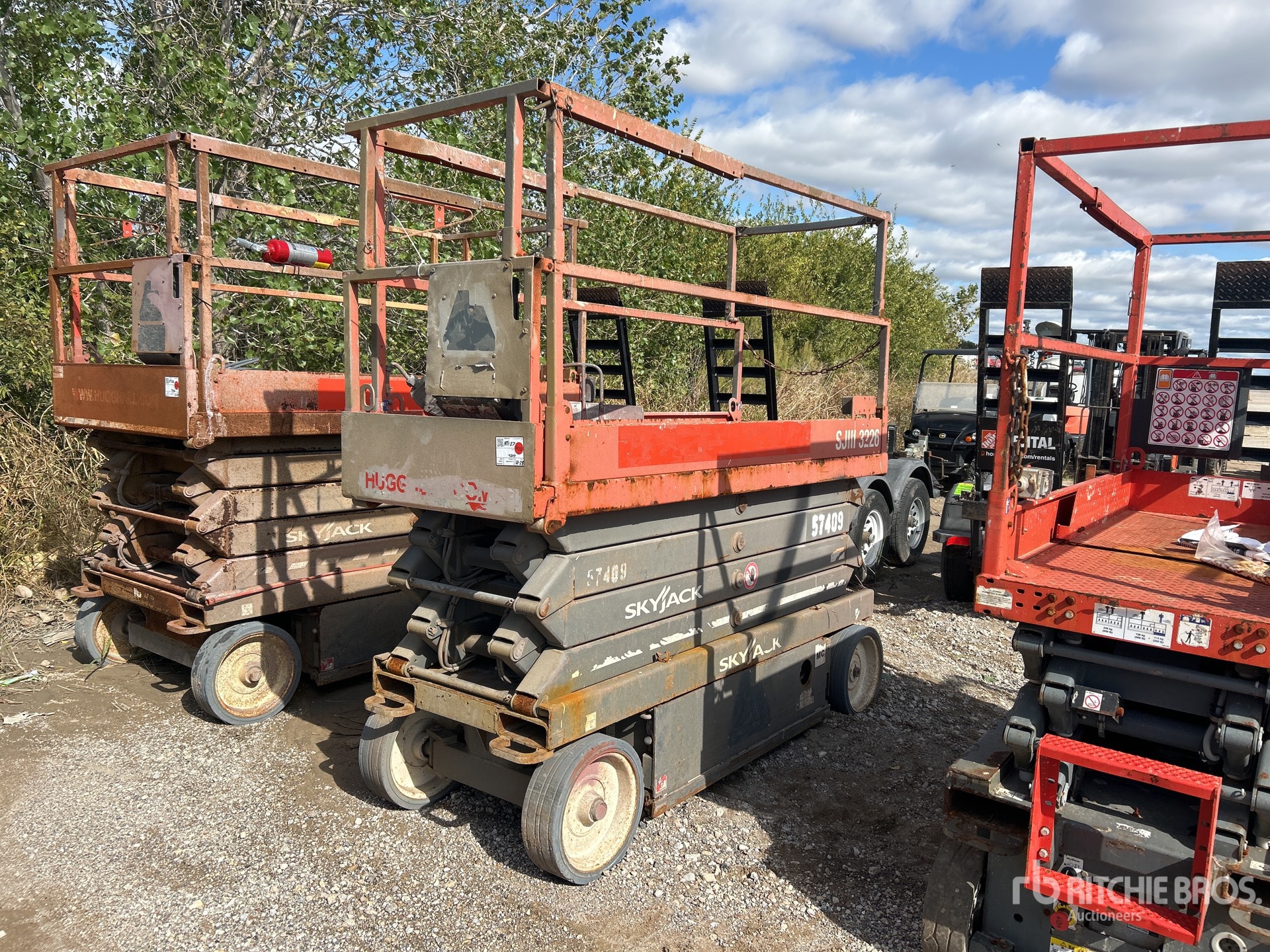 General Appearance with Picture, Left Front Corner