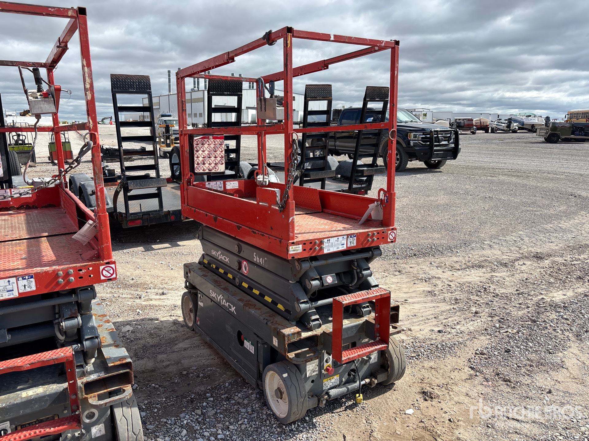 General Appearance with Picture, Left Rear Corner