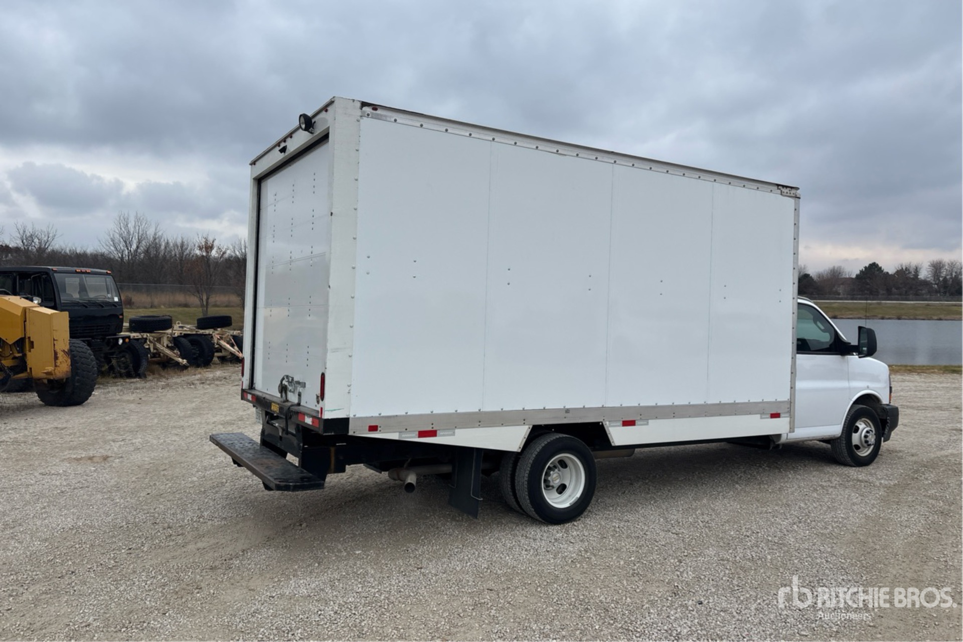 General Appearance with Picture, Right Rear Corner