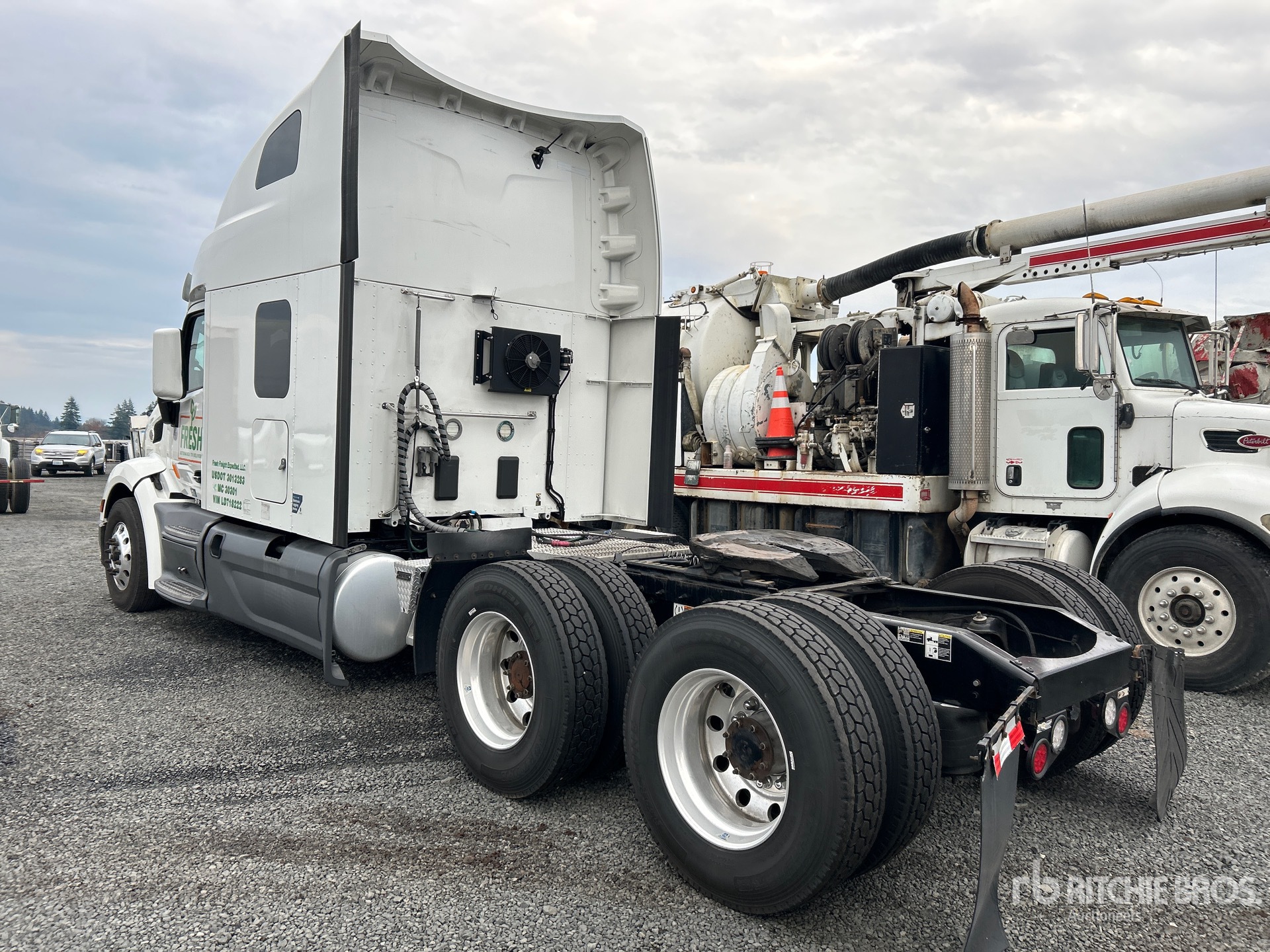 General Appearance with Bild, Ecke hinten links