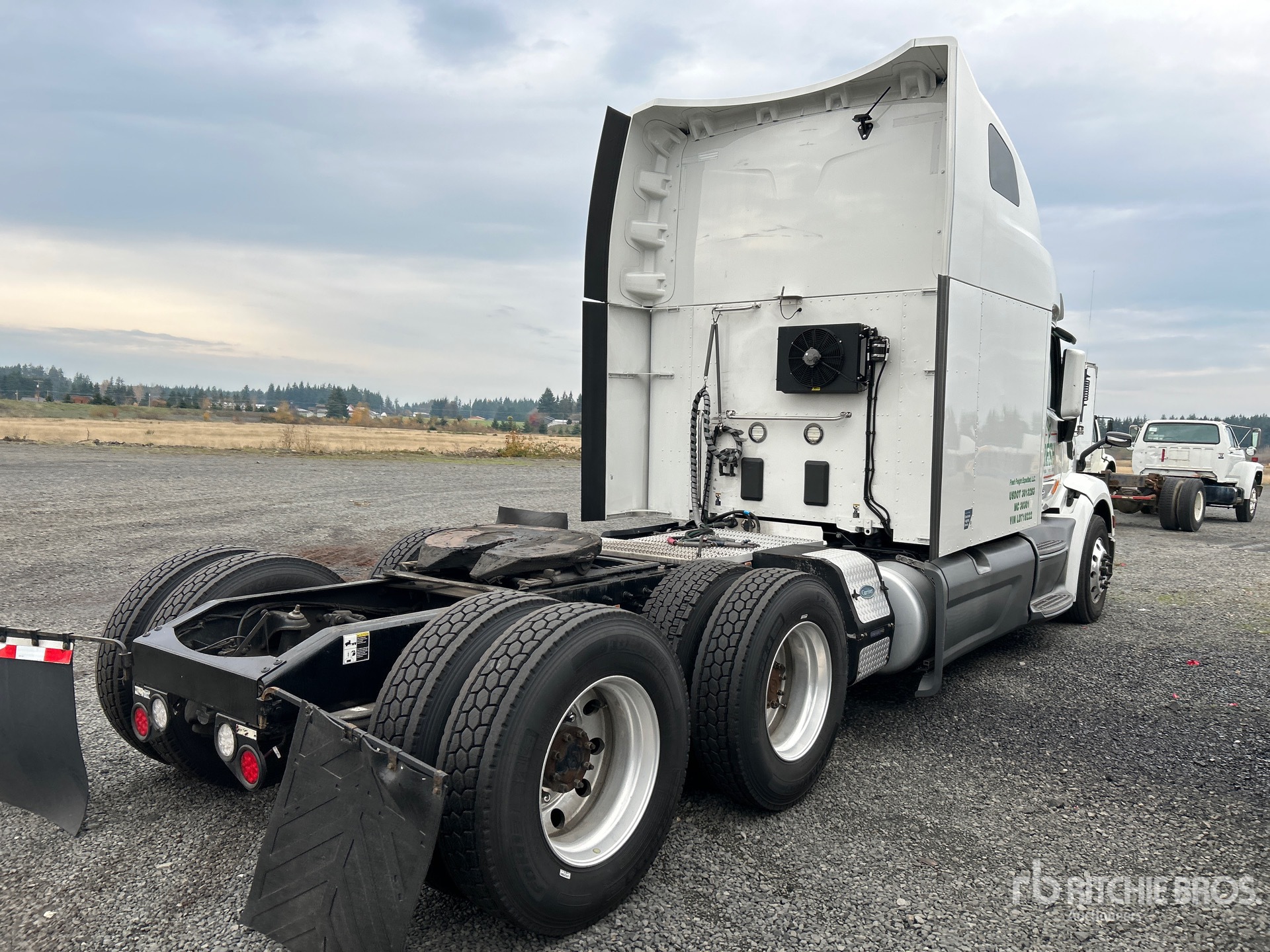 General Appearance with Bild, Ecke hinten rechts