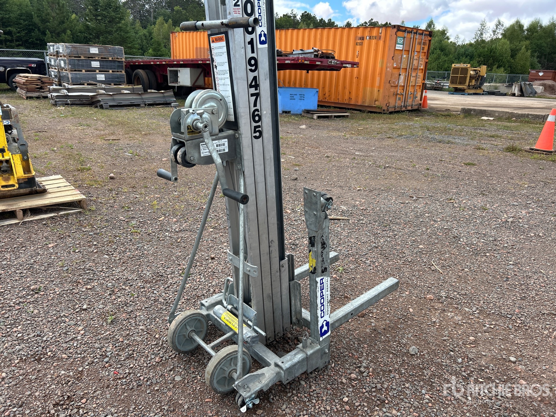 Aspect général with Image, coin arrière droit