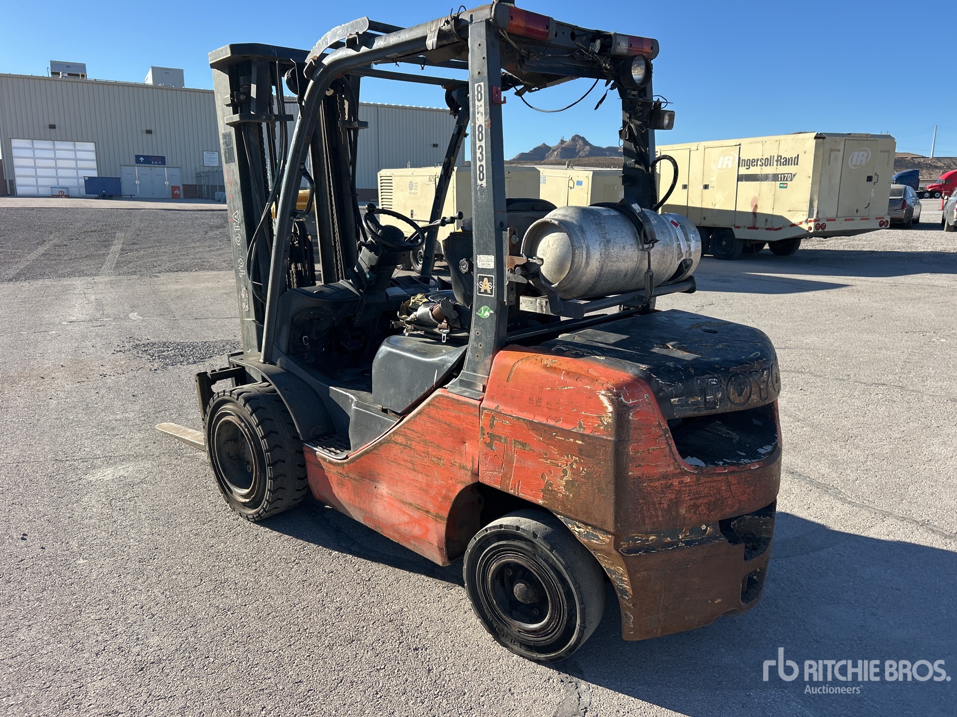 General Appearance with Picture, Left Rear Corner